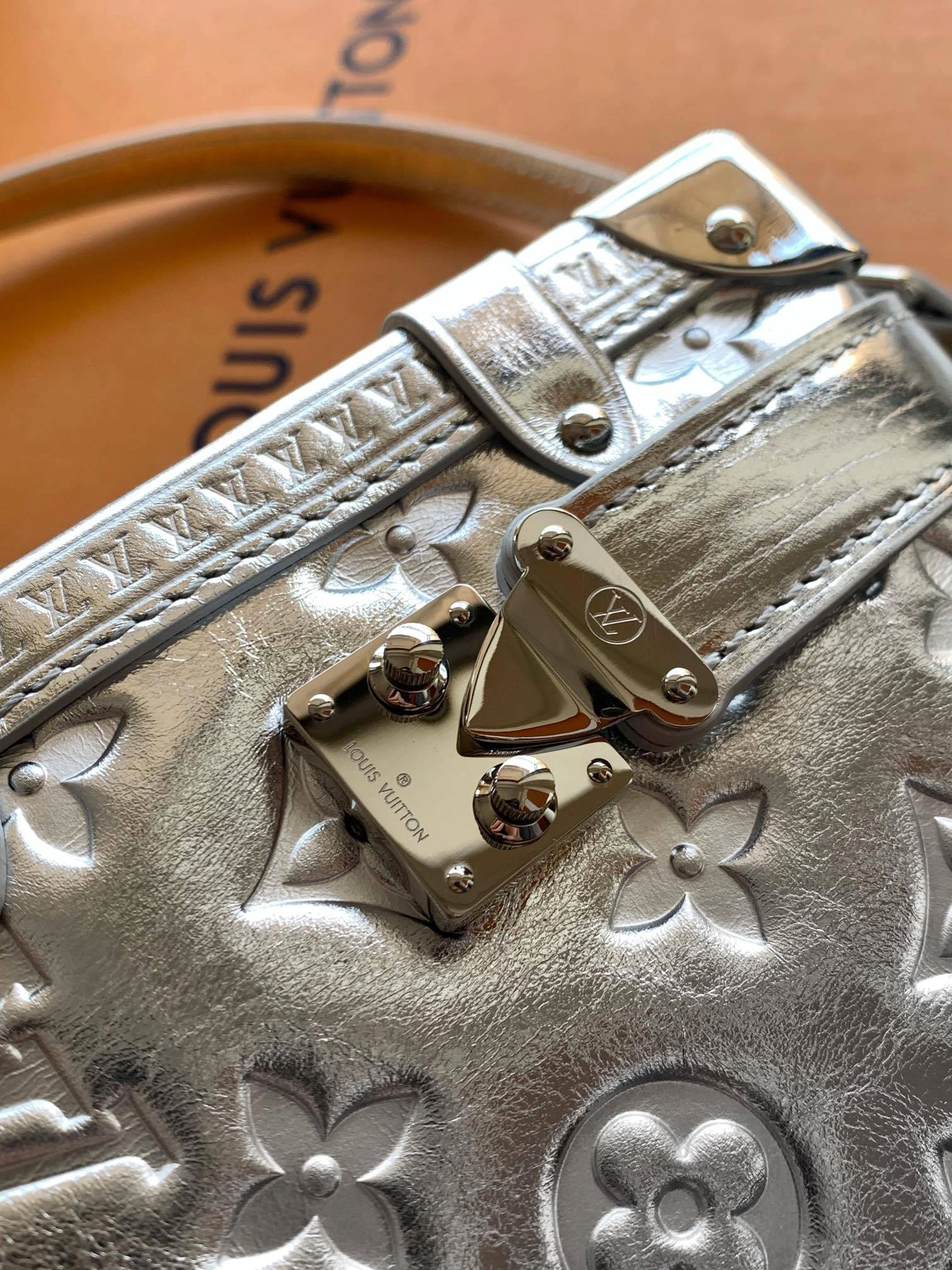 MOMO--8V M26223 high quality version Monogram Miroir Side Trunk cowhide item:F-B574A0904
