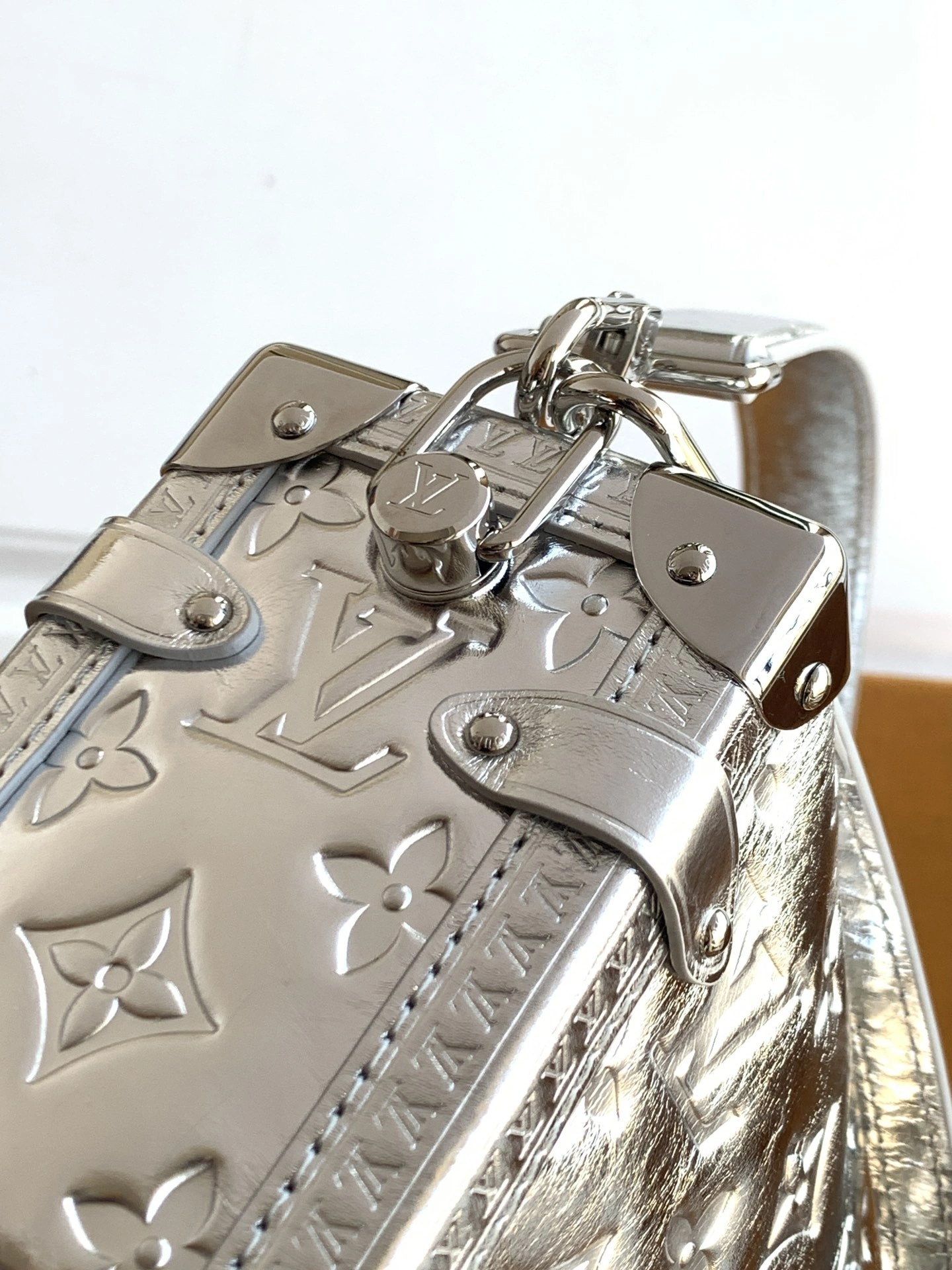 MOMO--8V M26223 high quality version Monogram Miroir Side Trunk cowhide item:F-B574A0904