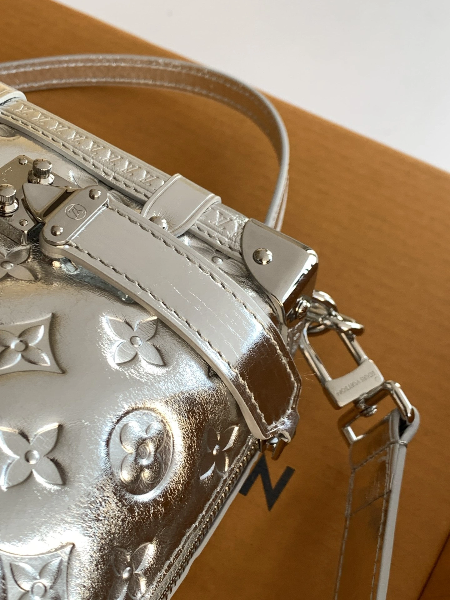 MOMO--8V M26223 high quality version Monogram Miroir Side Trunk cowhide item:F-B574A0904