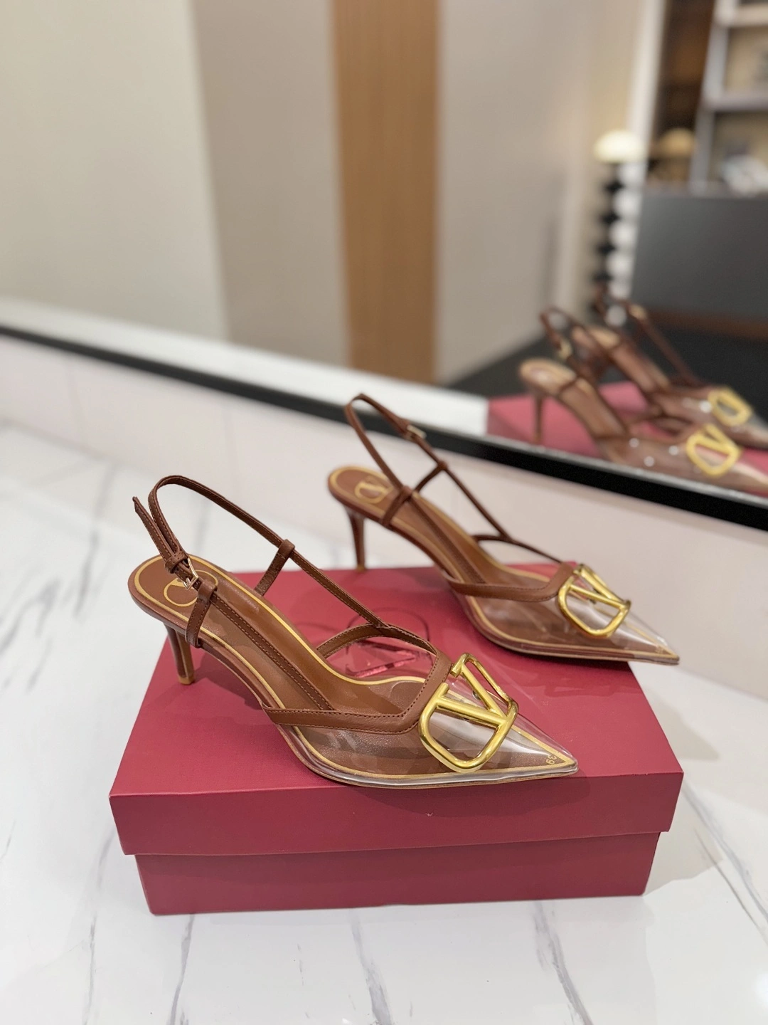 COCO-- V1859ti9o 2W2S0R01QJGND3 Heel height：8CM VLogo Signature goatskin item:E-X138C3004