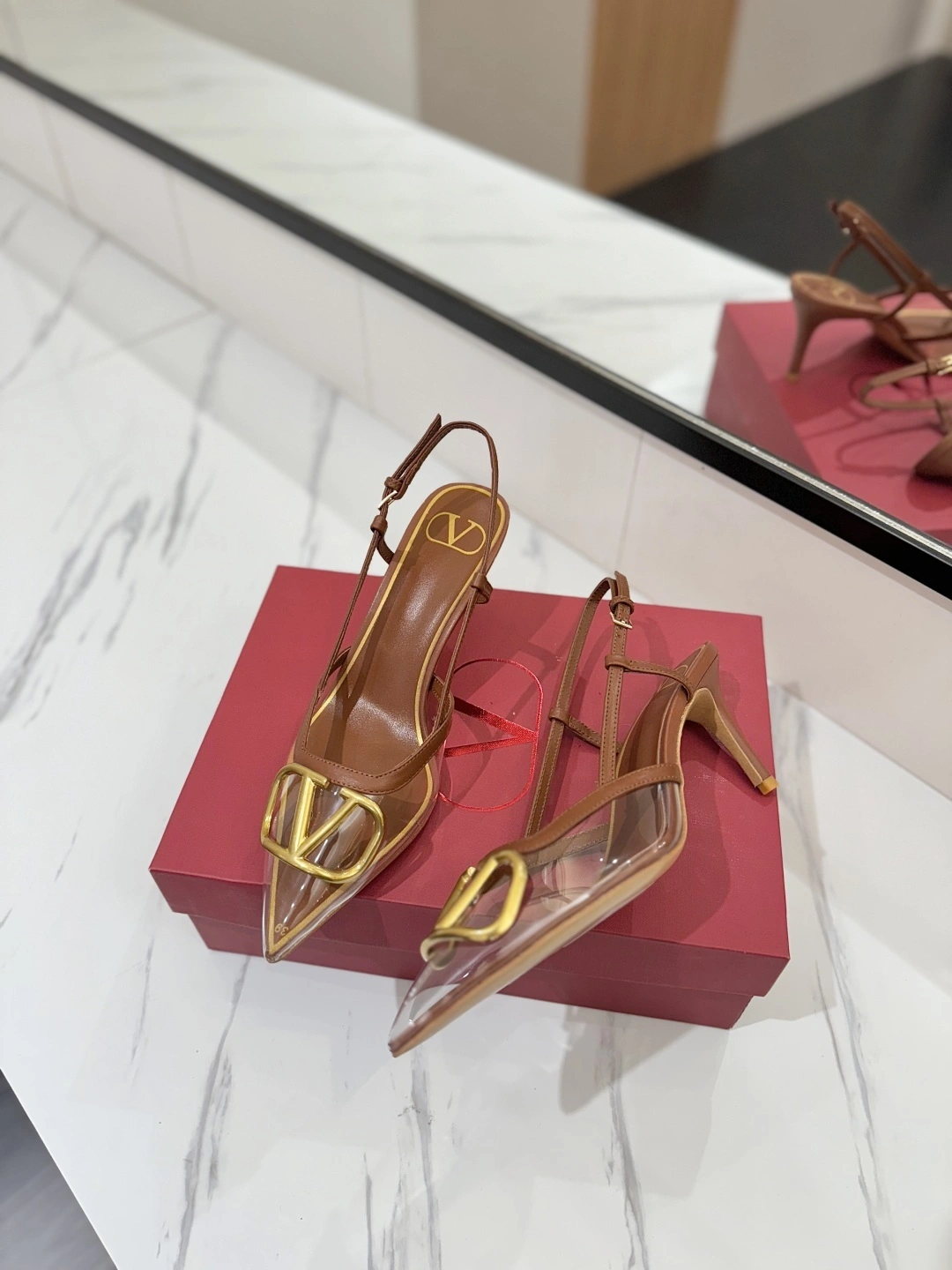 COCO-- V1859ti9o 2W2S0R01QJGND3 Heel height：8CM VLogo Signature goatskin item:E-X138C3004