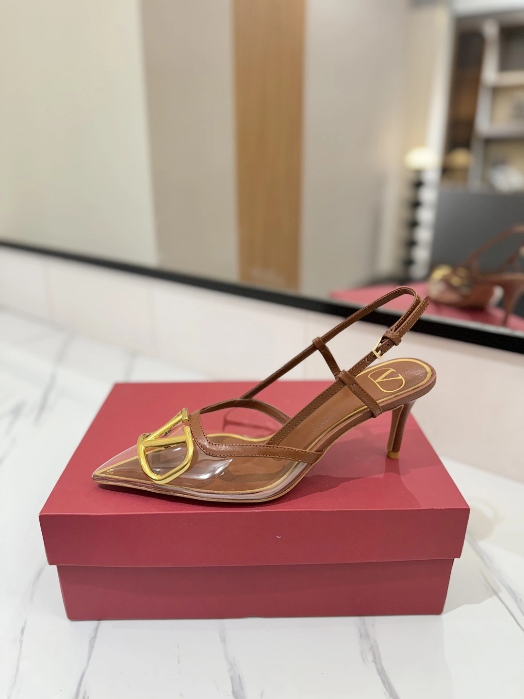 COCO-- V1859ti9o 2W2S0R01QJGND3 Heel height：8CM VLogo Signature goatskin item:E-X138C3004