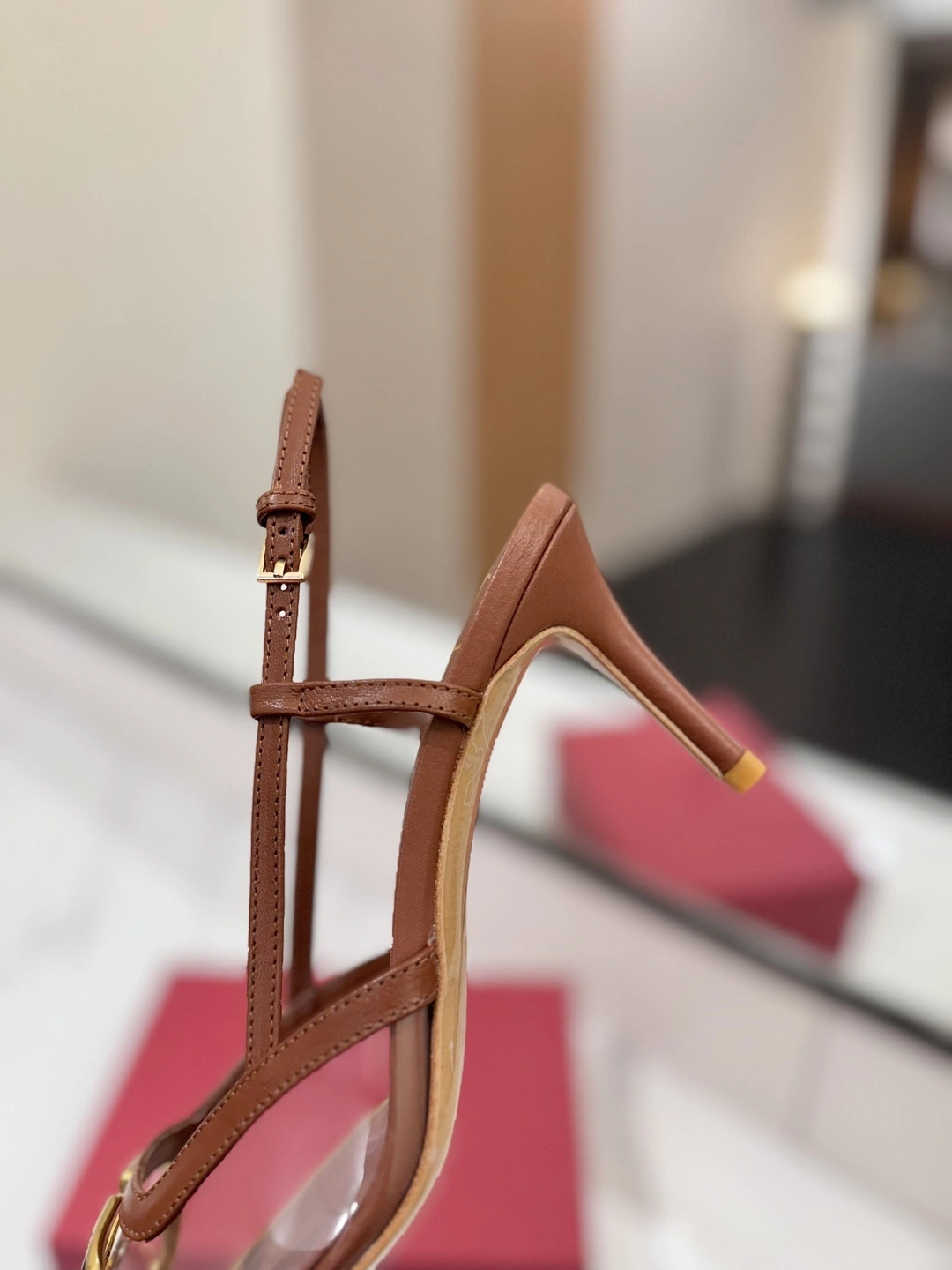 COCO-- V1859ti9o 2W2S0R01QJGND3 Heel height：8CM VLogo Signature goatskin item:E-X138C3004