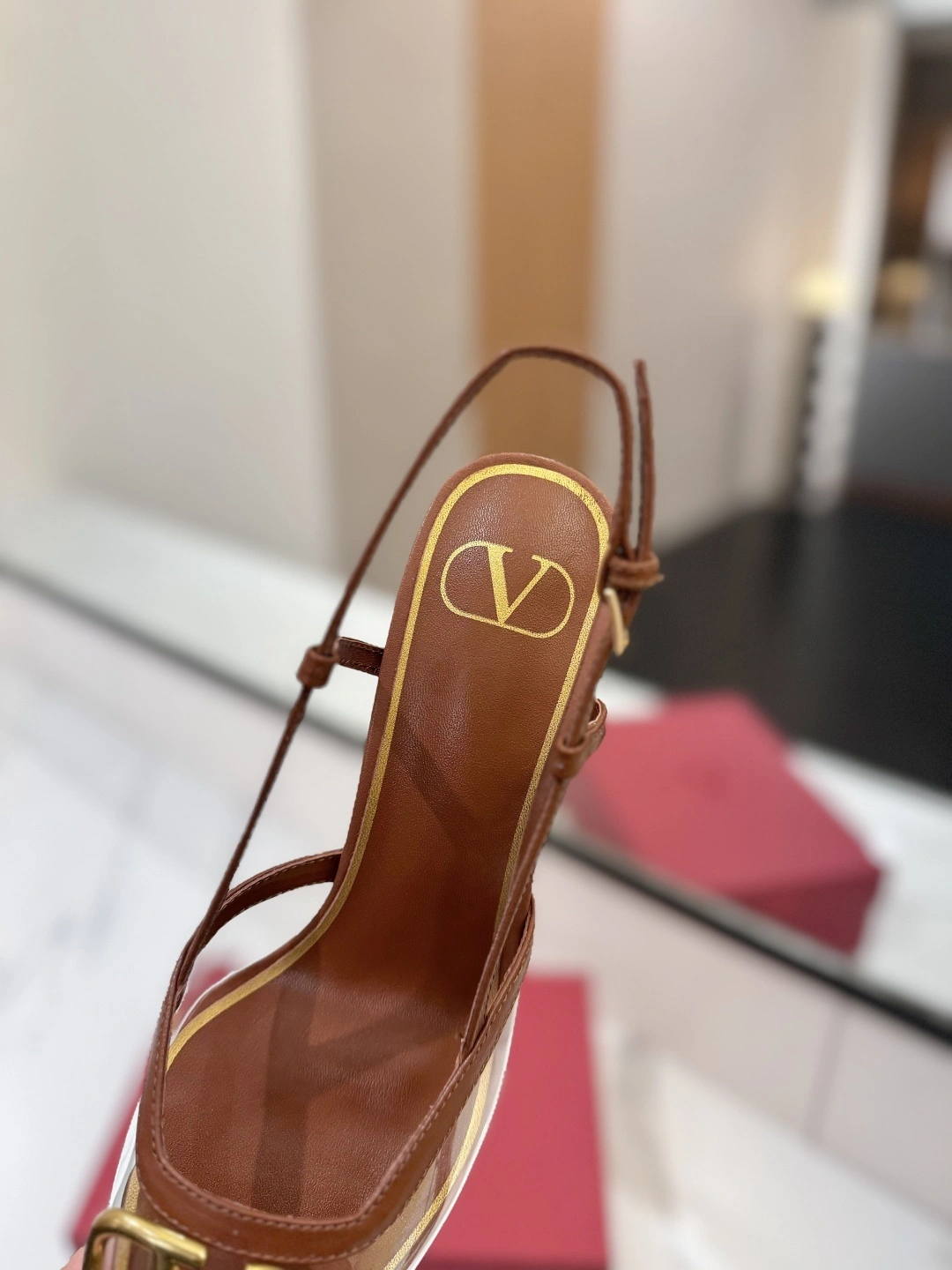 COCO-- V1859ti9o 2W2S0R01QJGND3 Heel height：8CM VLogo Signature goatskin item:E-X138C3004