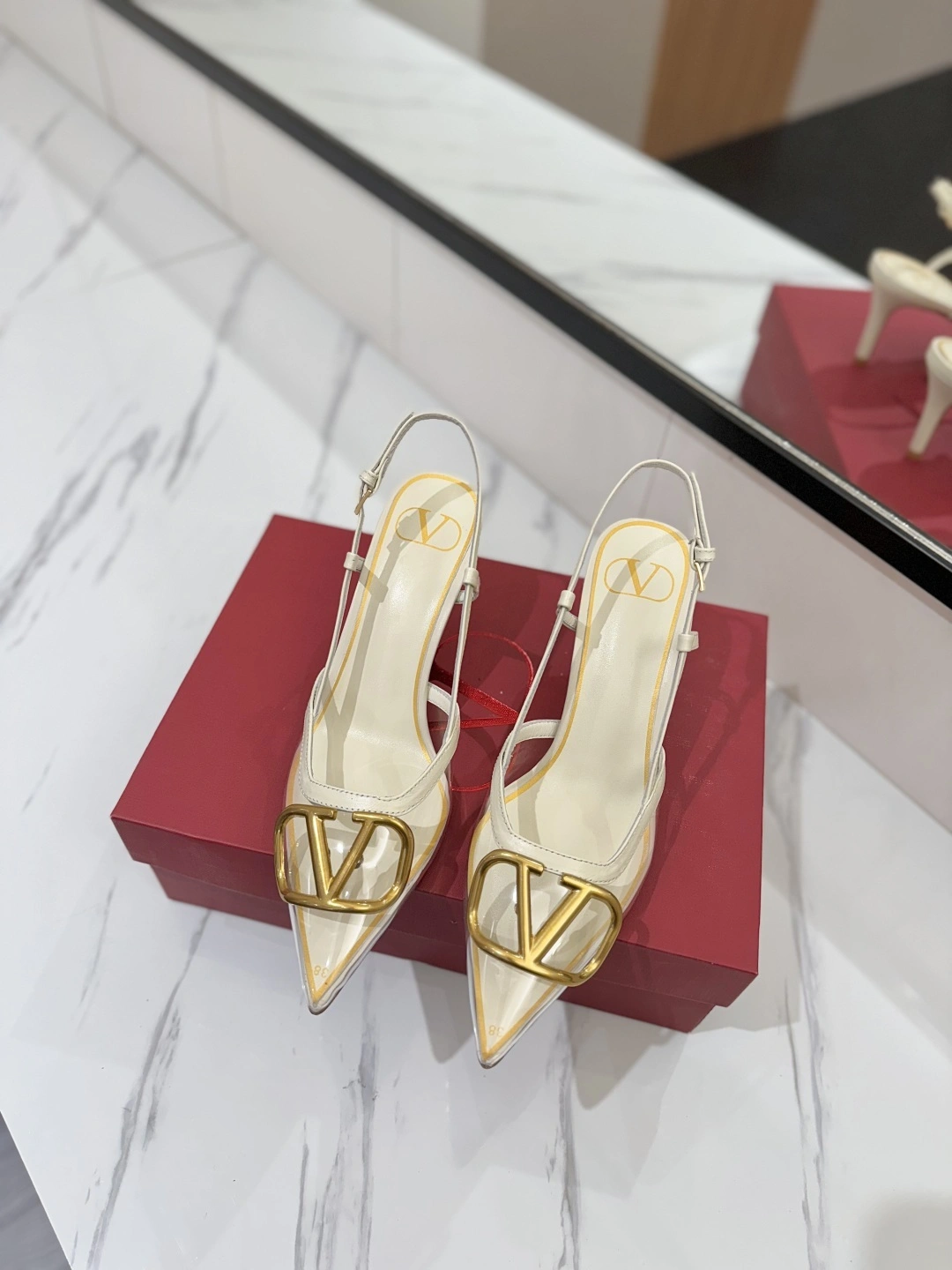COCO-- V1859ti9o 2W2S0R01QJGYL0 Heel height：8CM VLogo Signature goatskin item:E-X138C3003