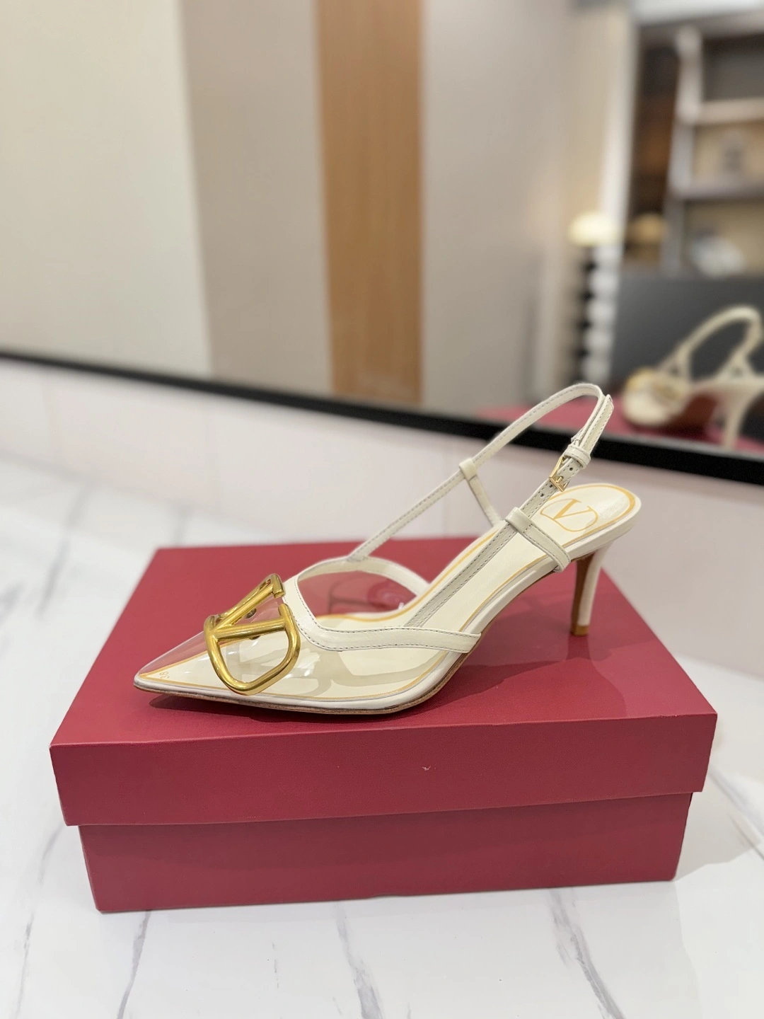 COCO-- V1859ti9o 2W2S0R01QJGYL0 Heel height：8CM VLogo Signature goatskin item:E-X138C3003