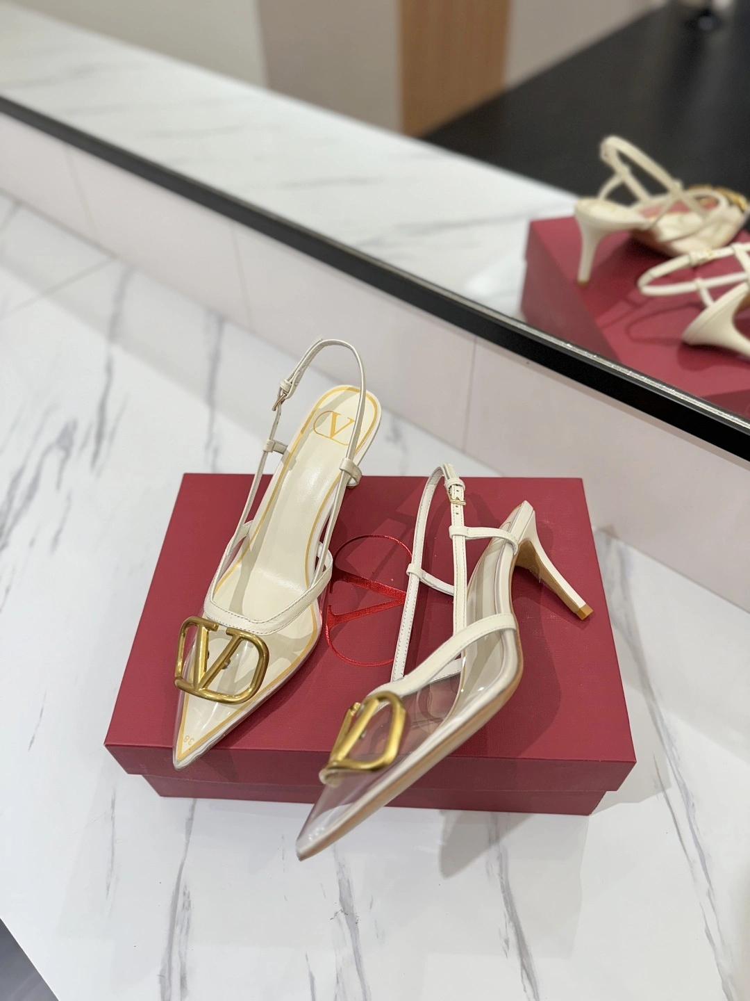 COCO-- V1859ti9o 2W2S0R01QJGYL0 Heel height：8CM VLogo Signature goatskin item:E-X138C3003
