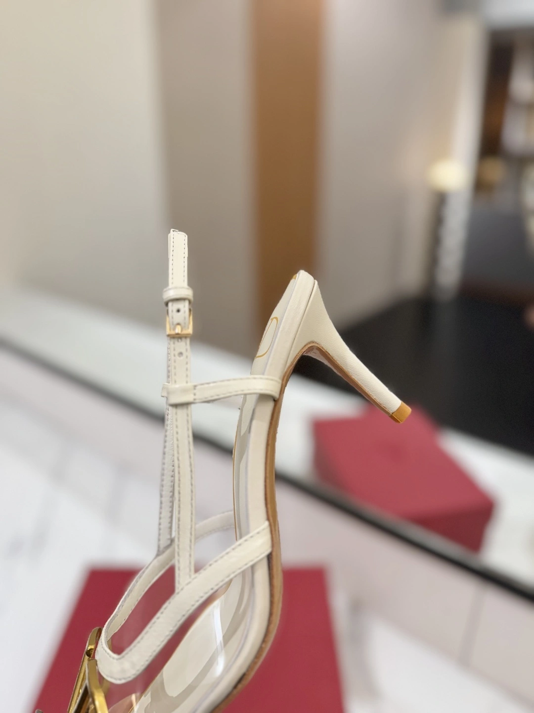 COCO-- V1859ti9o 2W2S0R01QJGYL0 Heel height：8CM VLogo Signature goatskin item:E-X138C3003