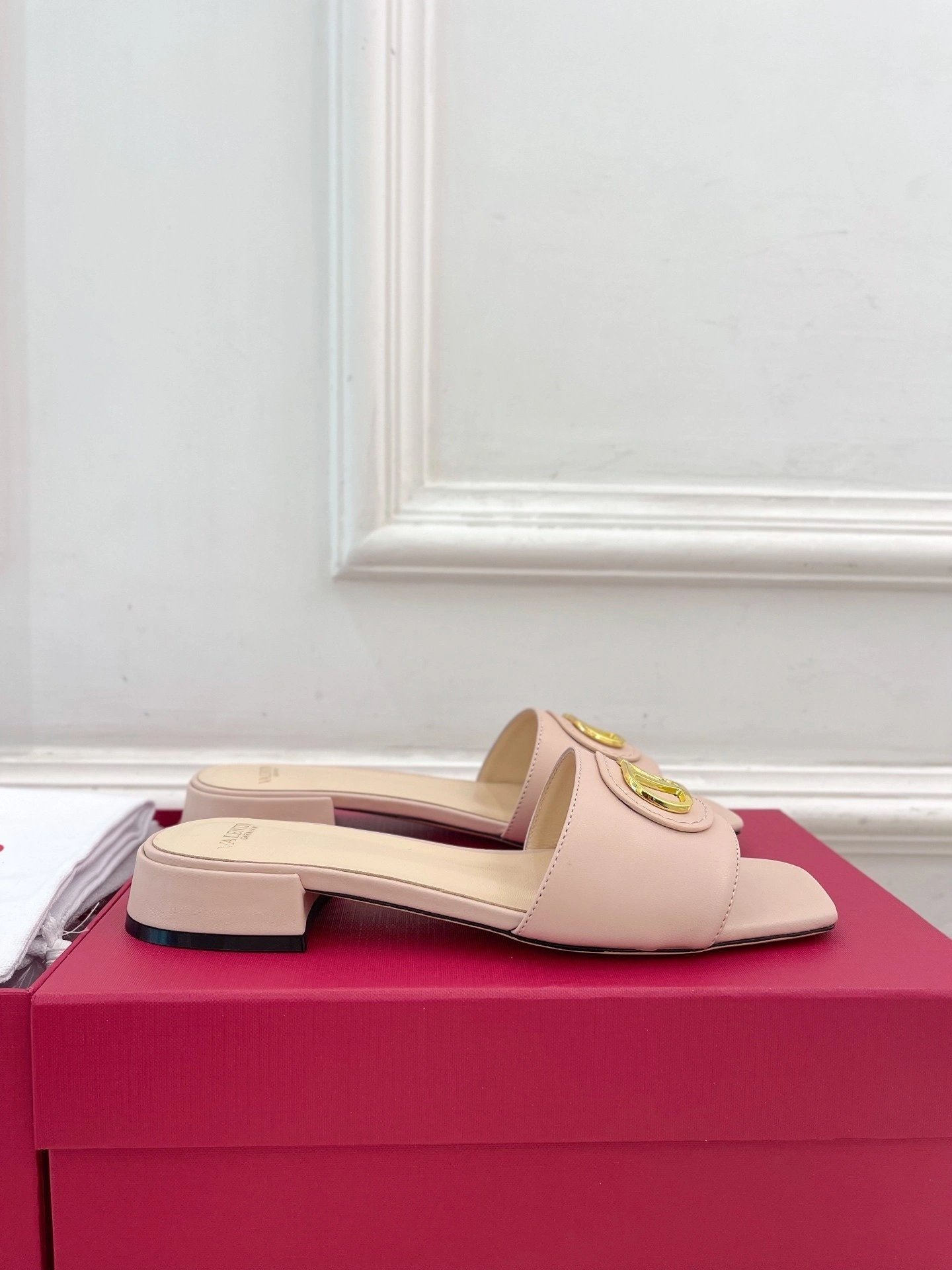 V1859ti9o 6W2S0LT0DSHW34 Heel height：2CM Roman Stud item:ET-X234G1161