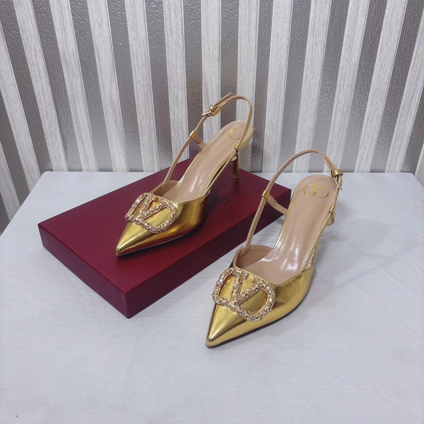 V1859ti9o 6W2S0R01LUY9MR Heel height：8CM item:ET-X234E0776W