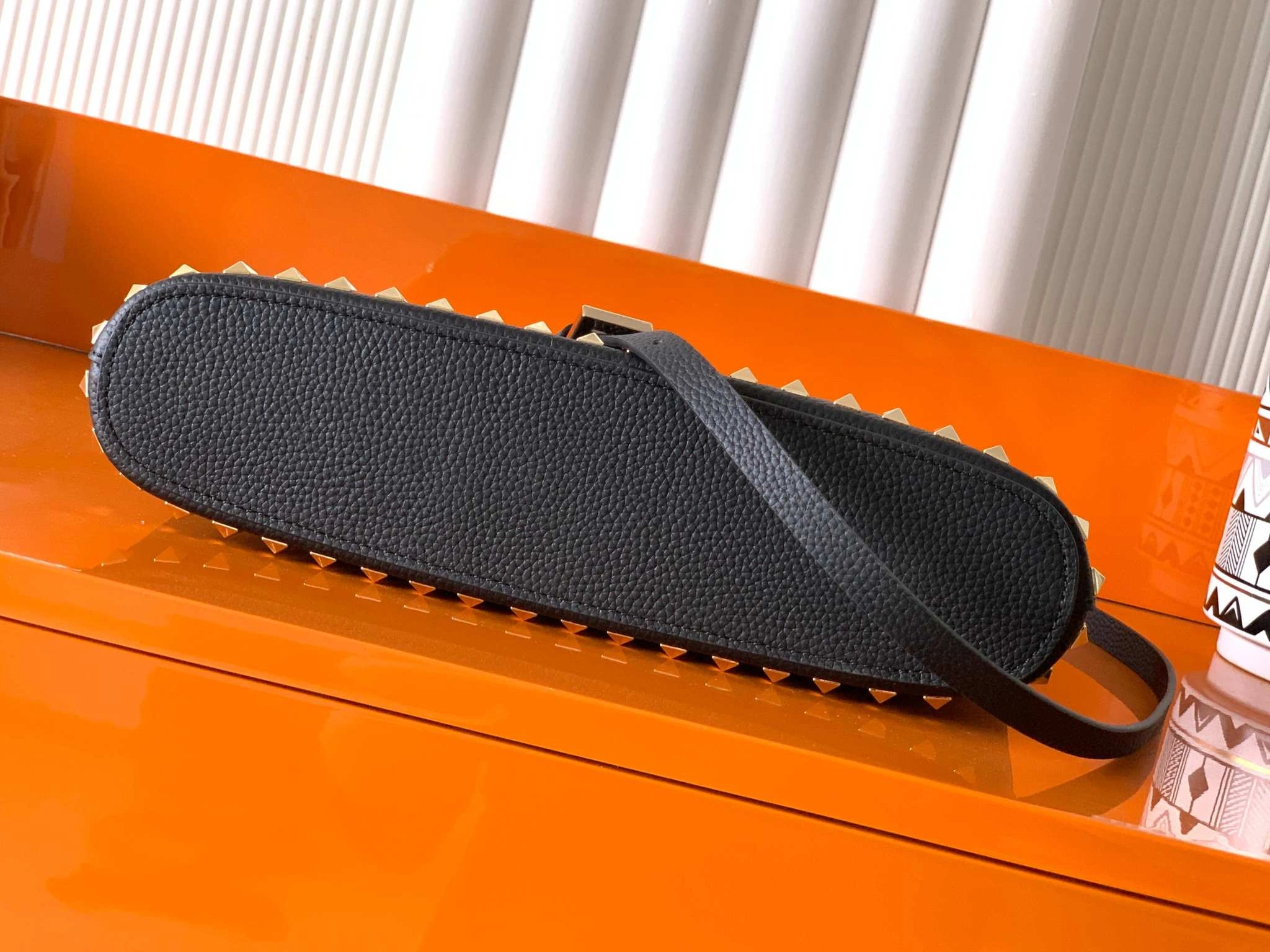 V1859ti9o 7W2B0S20VSF0NO Calfskin item:ET-B225I2704