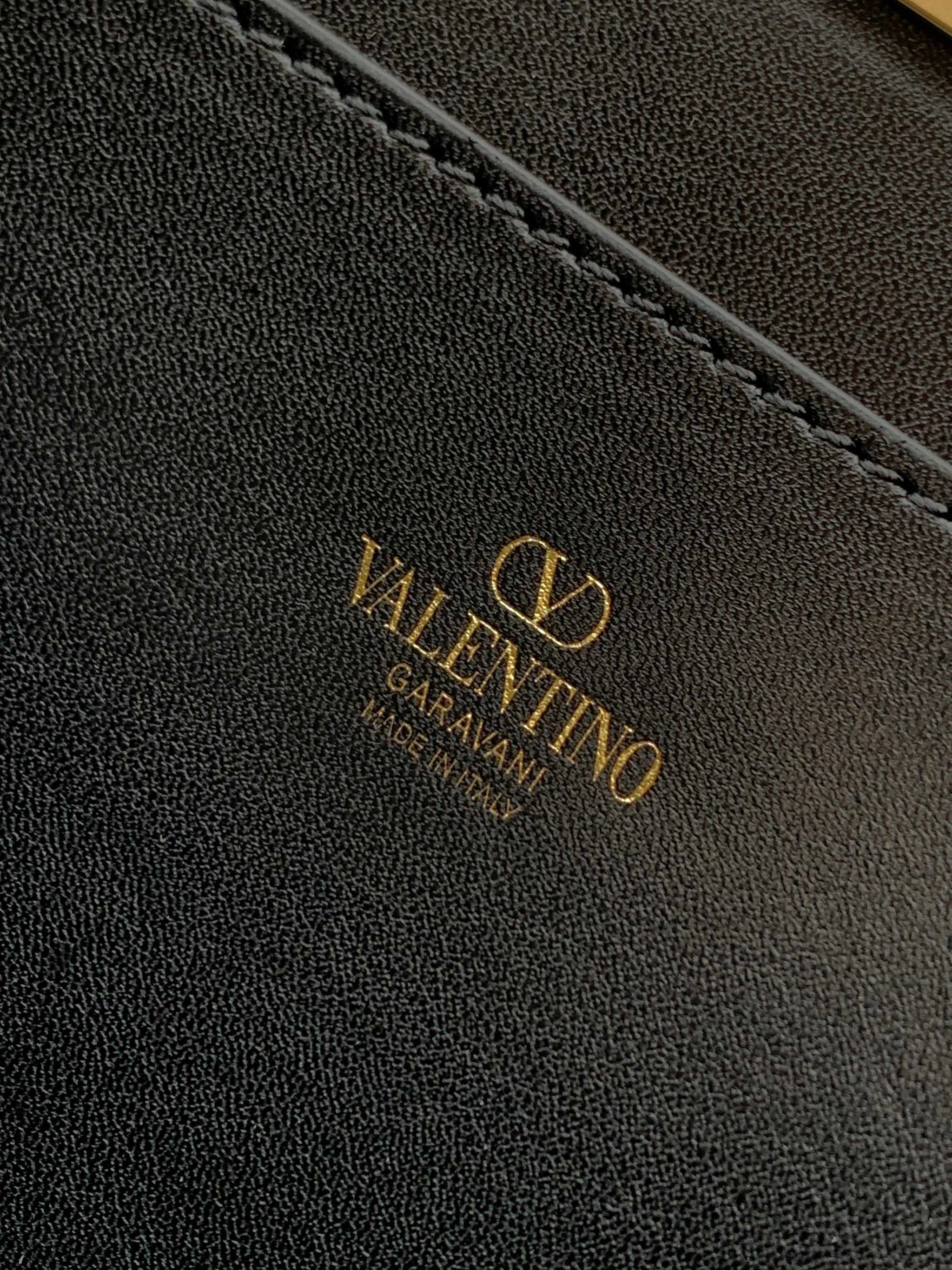 V1859ti9o 7W2B0S20VSF0NO Calfskin item:ET-B225I2704