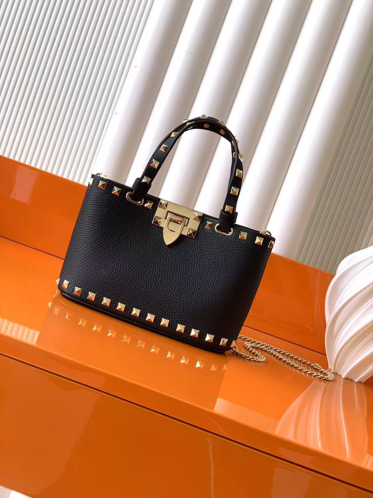 V1859ti9o 7W2P0AT0VSH0NO Calfskin item:ET-B000I2702