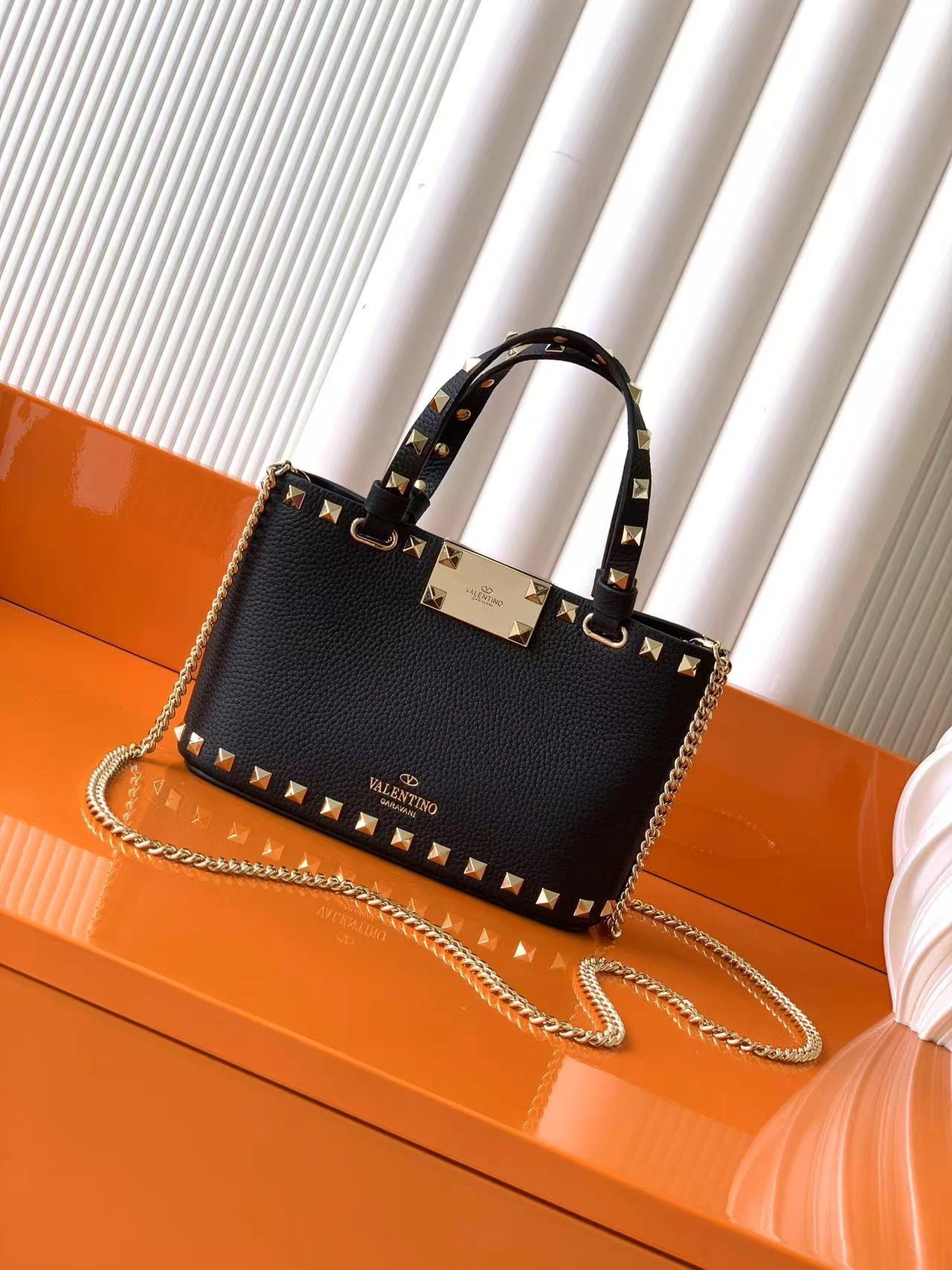 V1859ti9o 7W2P0AT0VSH0NO Calfskin item:ET-B000I2702