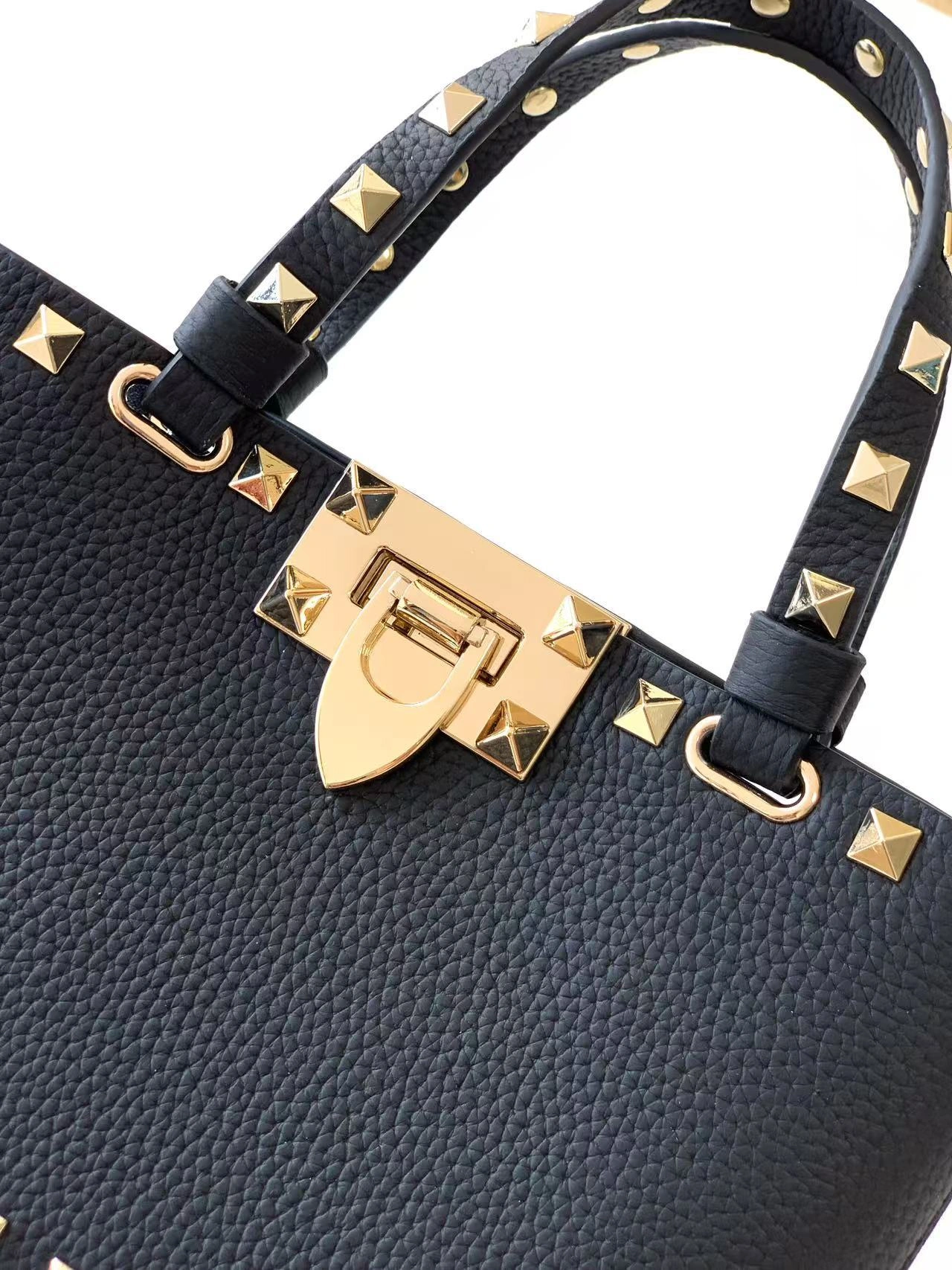 V1859ti9o 7W2P0AT0VSH0NO Calfskin item:ET-B000I2702