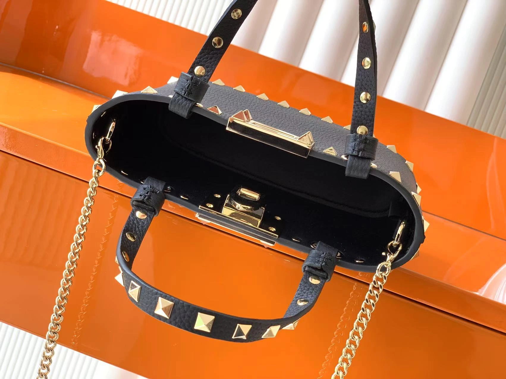 V1859ti9o 7W2P0AT0VSH0NO Calfskin item:ET-B000I2702