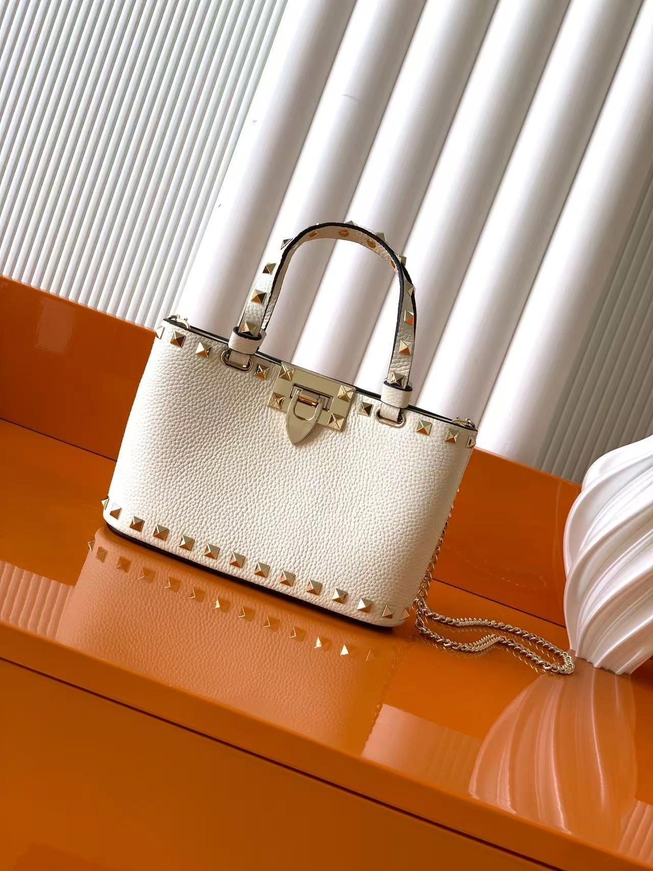 V1859ti9o WP0AT0VSHI16 Calfskin item:ET-B000I2703
