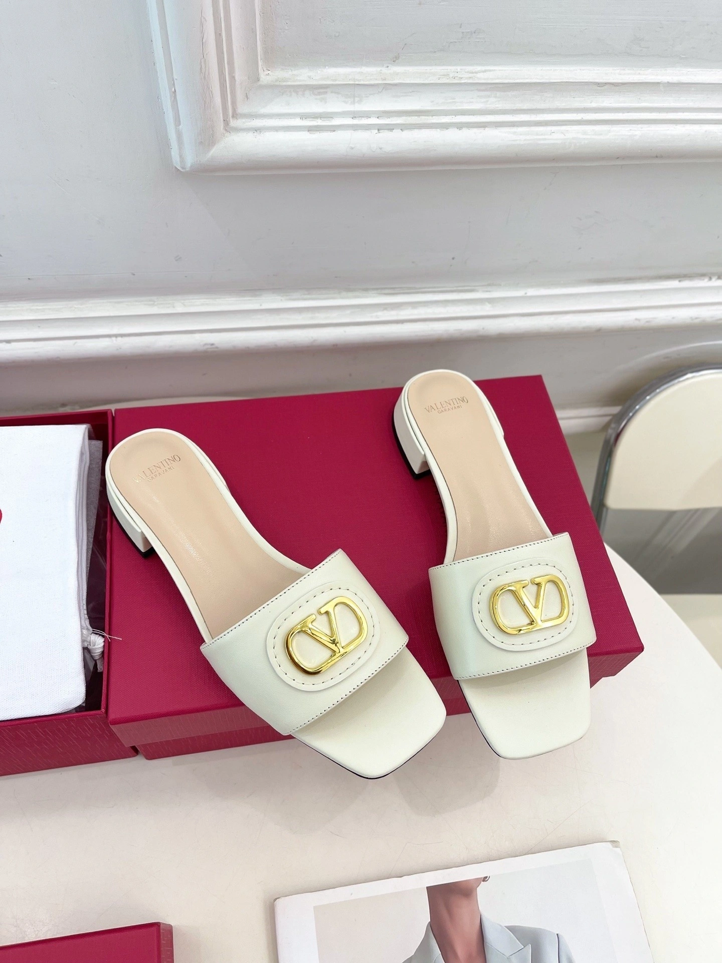 V1859ti9o WS0LT0DSH098 Heel height：2CM Roman Stud item:ET-X234G1160