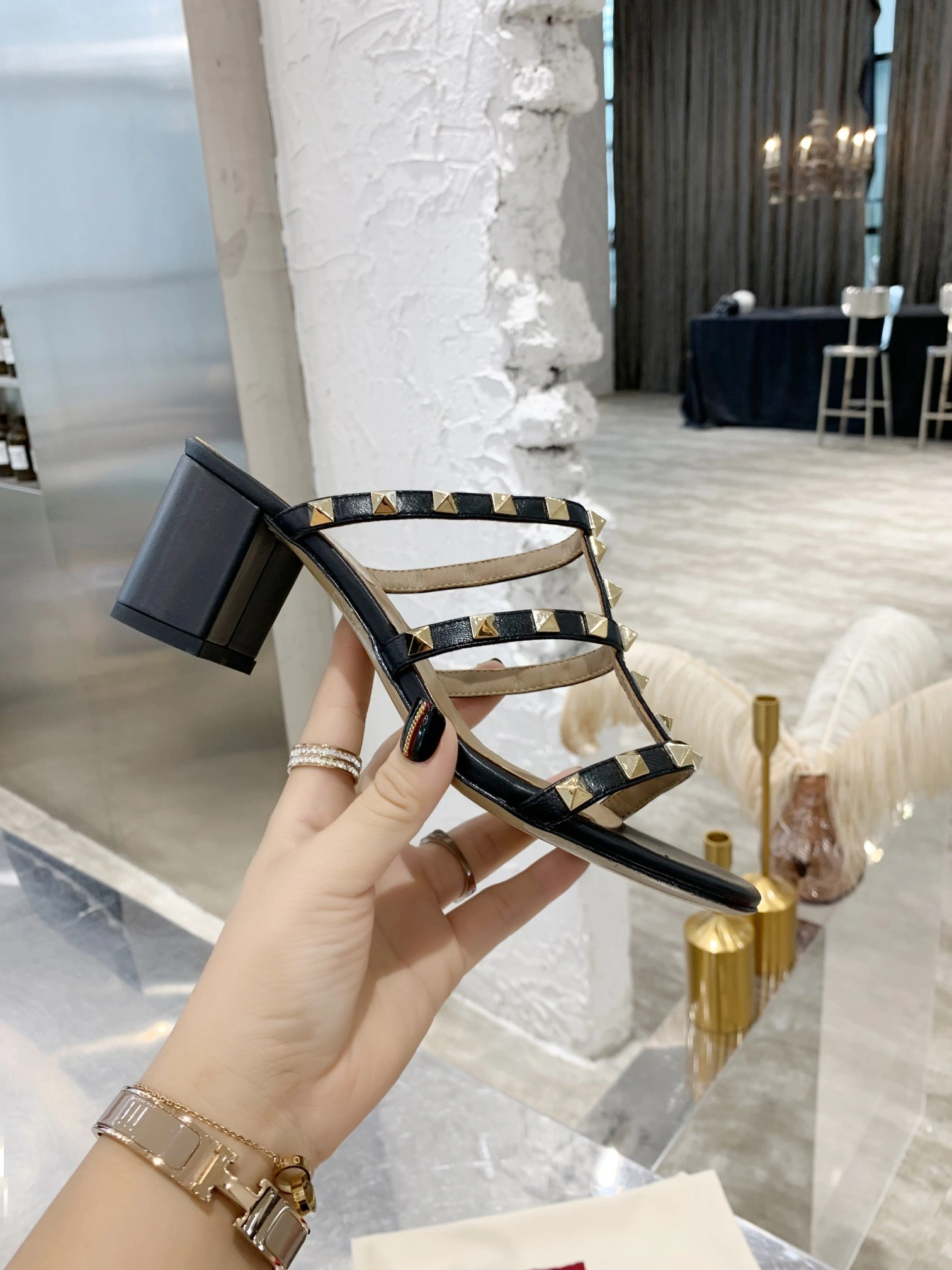 V1859ti9o ZW2S0C47VOD0NO Heel height：6CM Rockstud Collection item:ET-X302E1402W