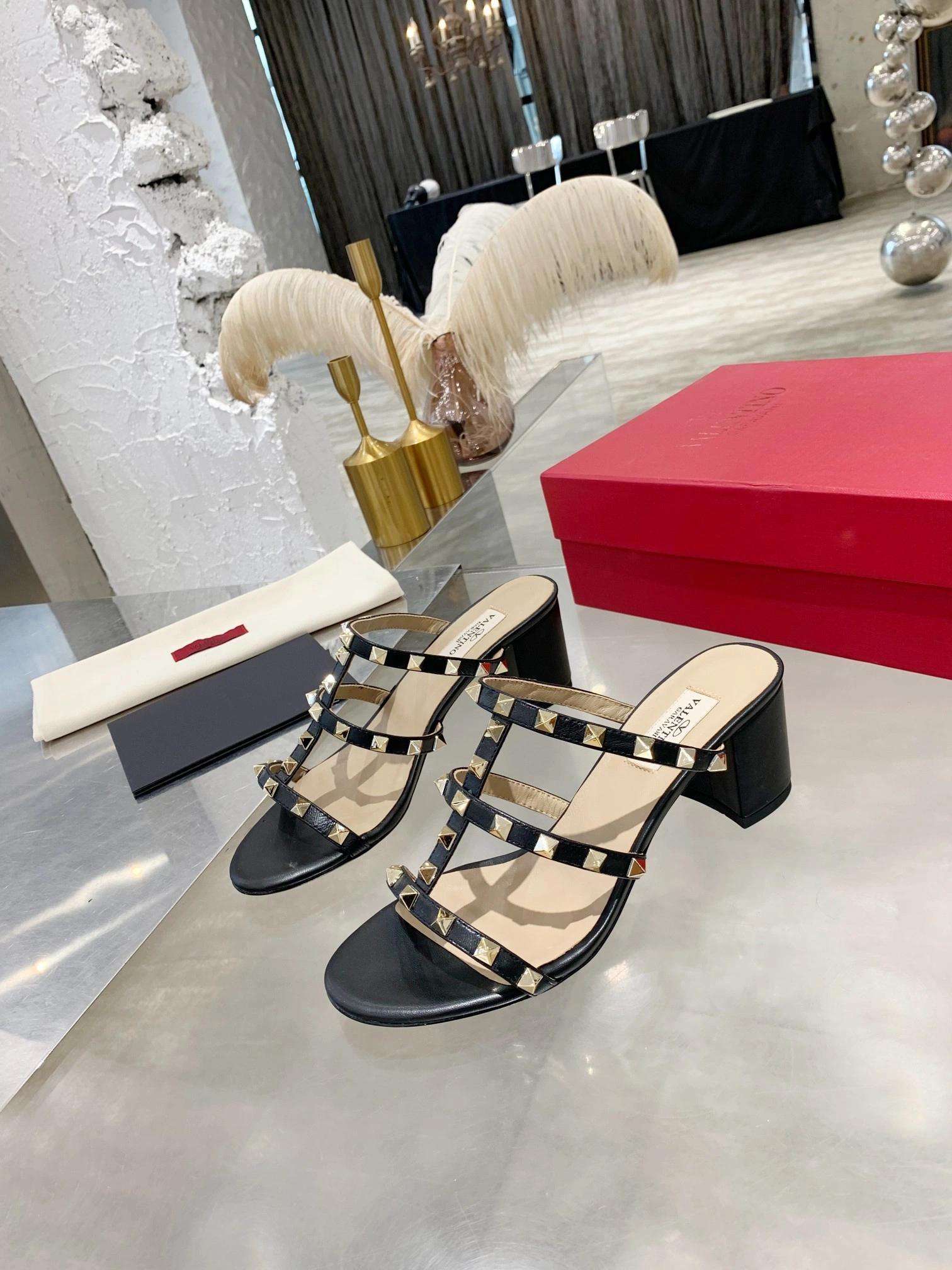 V1859ti9o ZW2S0C47VOD0NO Heel height：6CM Rockstud Collection item:ET-X302E1402W