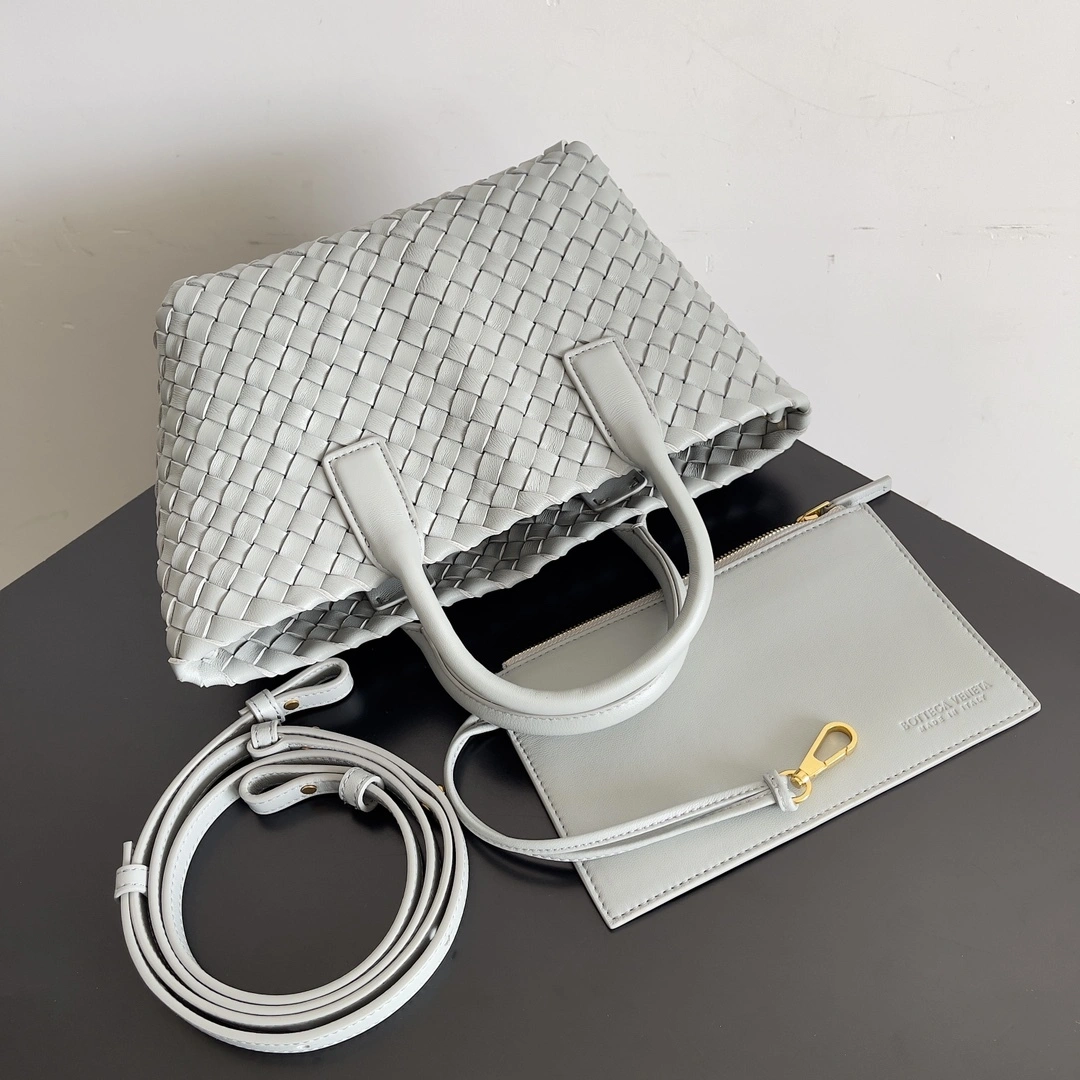 MOMO-- V595t1 709464V1OW11556 high quality version Mini Cabat sheepskin item:E-B100B2308