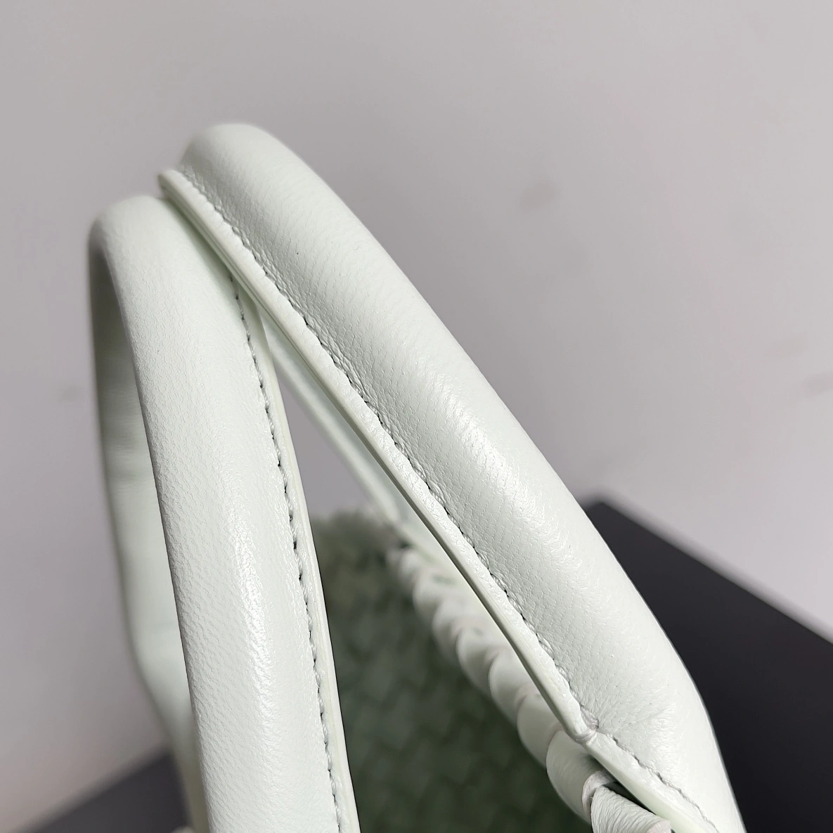 MOMO-- V595t1 709464V1OW11807 high quality version Mini Cabat sheepskin item:E-B100B2312