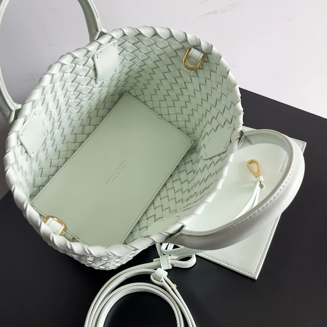 MOMO-- V595t1 709464V1OW11807 high quality version Mini Cabat sheepskin item:E-B100B2312