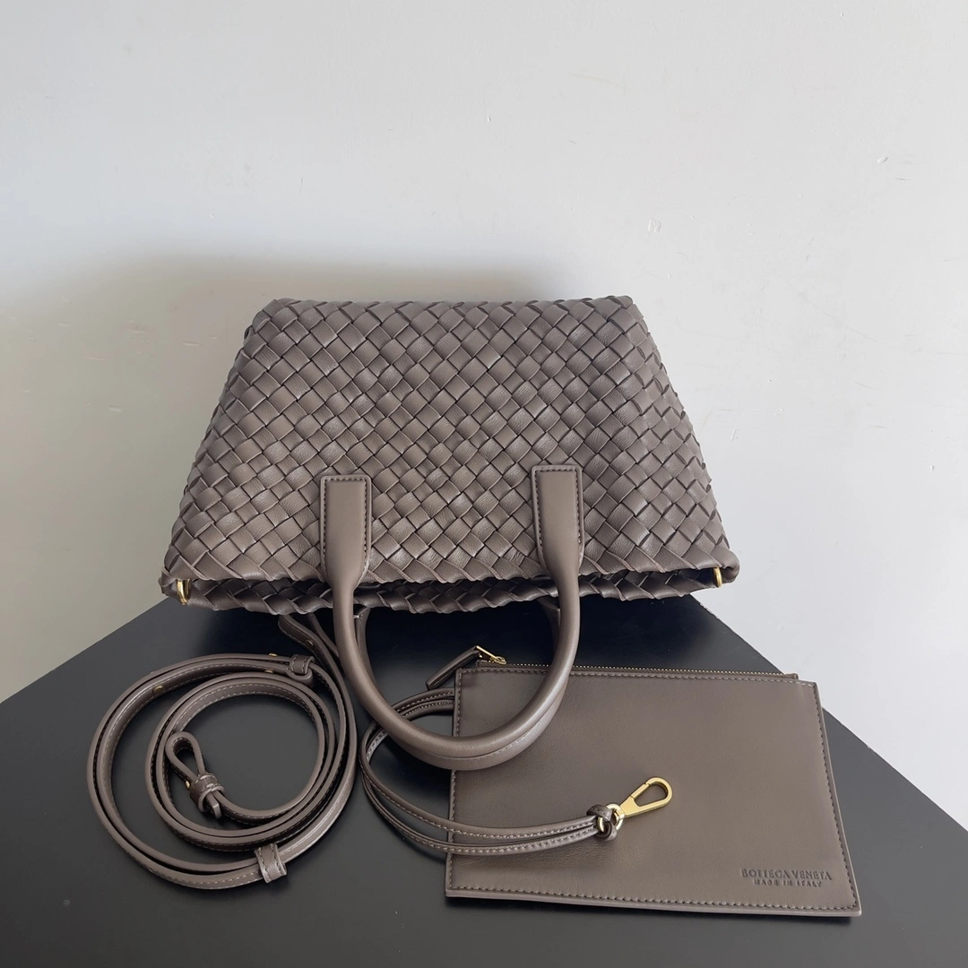 MOMO-- V595t1 709464V1OW12016 high quality version Mini Cabat sheepskin item:E-B100B2307