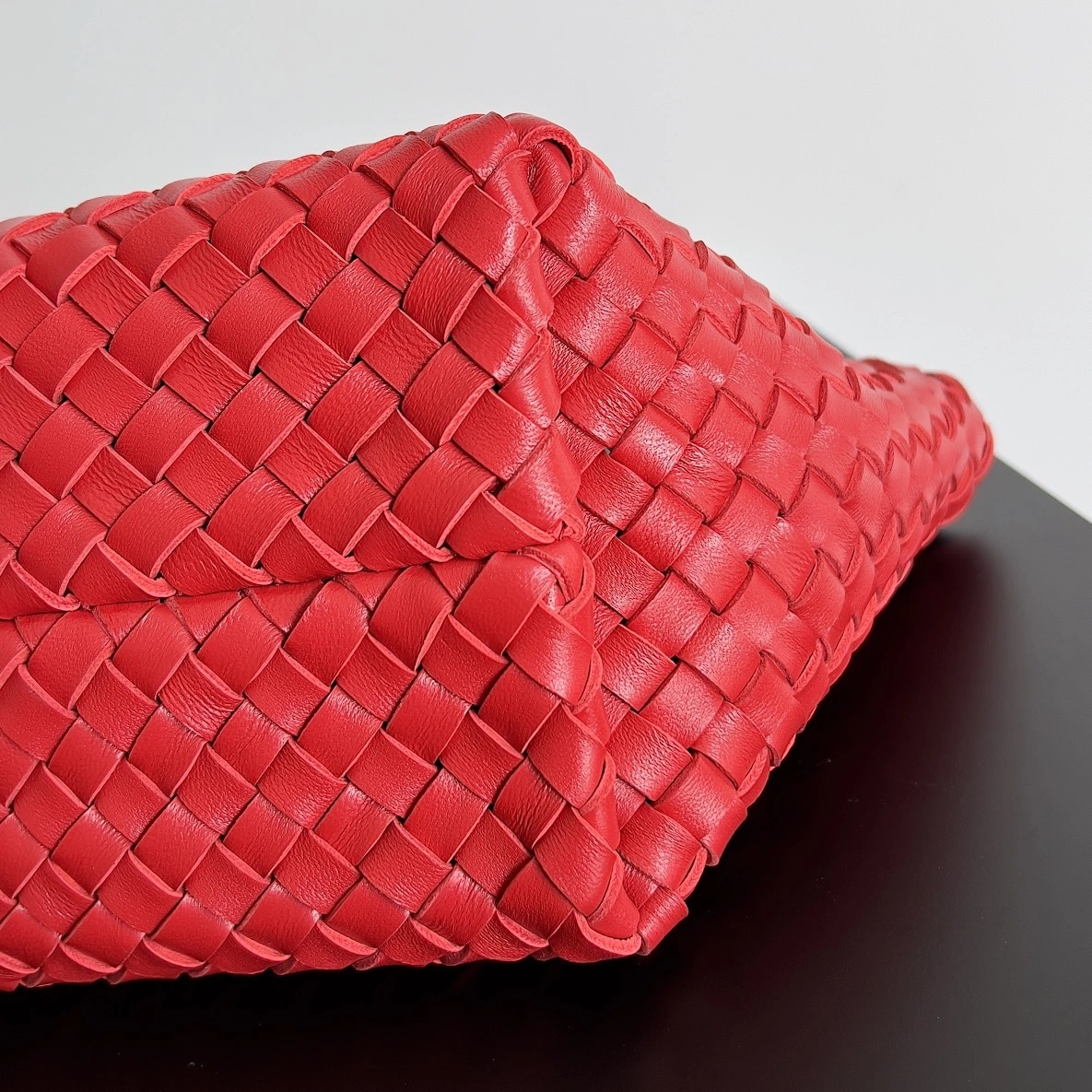 MOMO-- V595t1 709464V1OW16390 high quality version Mini Cabat sheepskin item:E-B100B2310