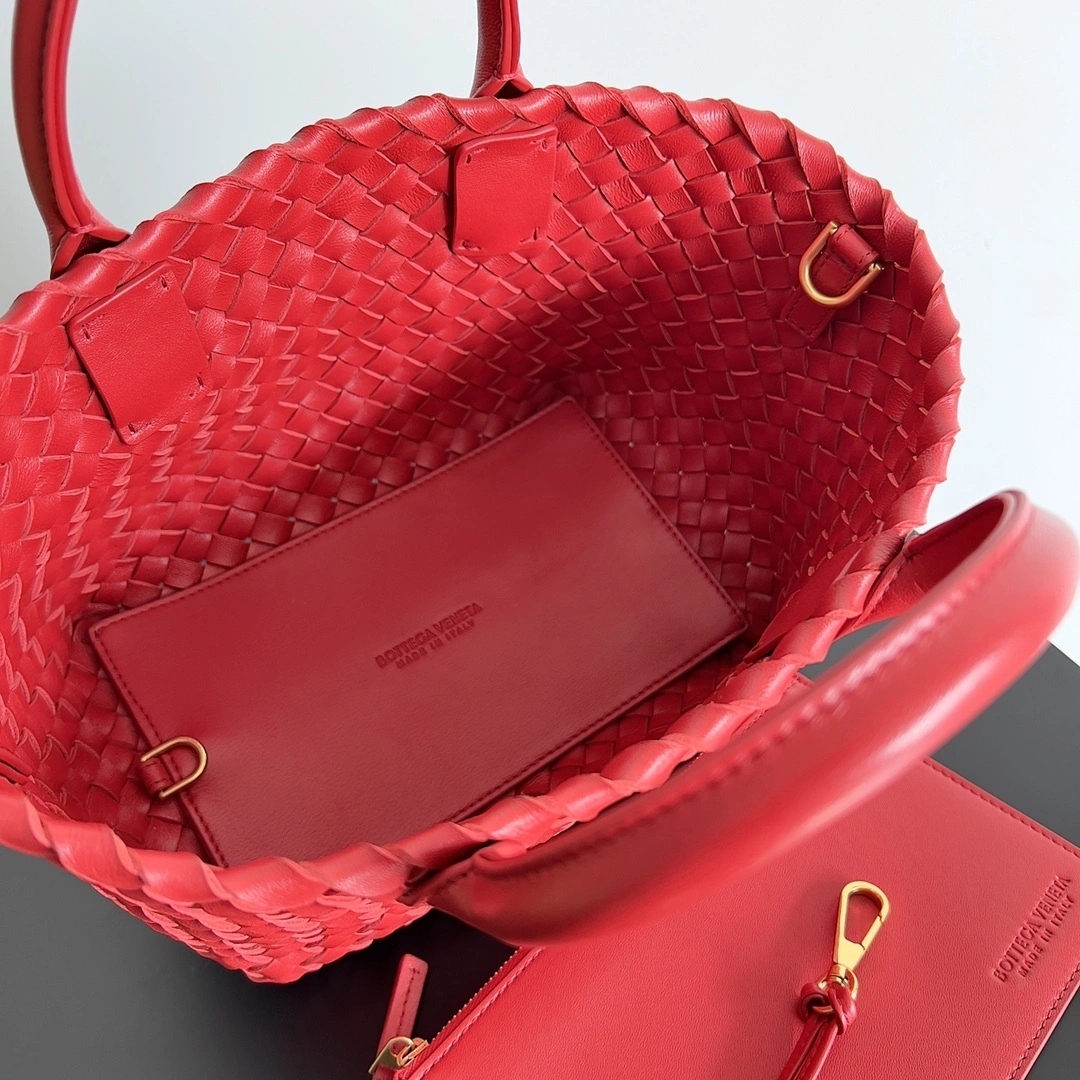 MOMO-- V595t1 709464V1OW16390 high quality version Mini Cabat sheepskin item:E-B100B2310