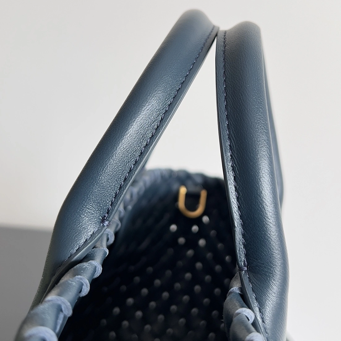MOMO-- V595t1 709464V1OW18837 high quality version Mini Cabat sheepskin item:E-B100B2311