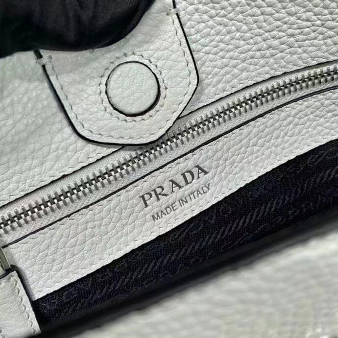MOMO- 1BC073_2DKV_F0009_V_FOO high quality version 1BC073_2DKV_F0009_V_3OO tote item：B-B164L3015C