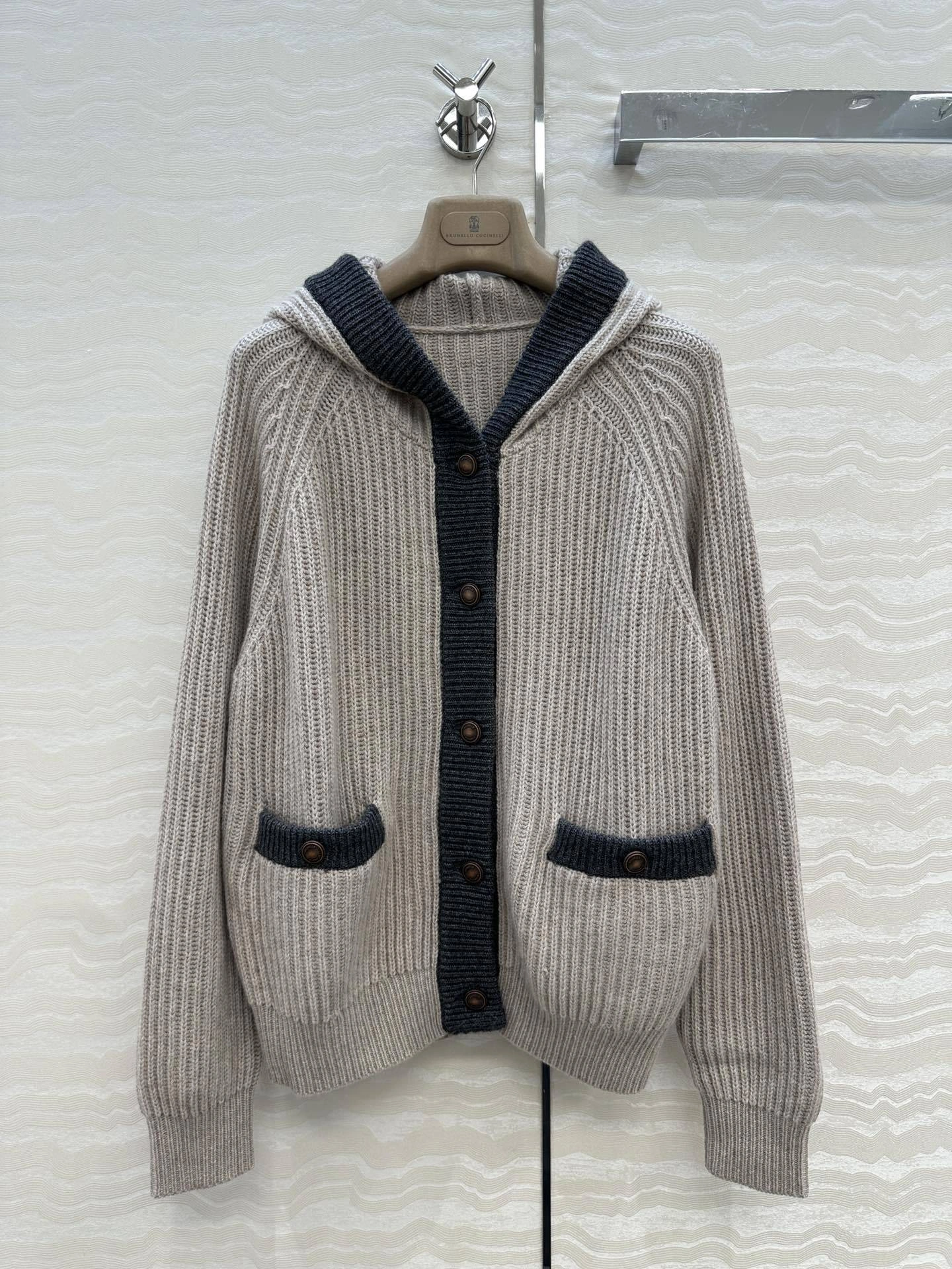 Victoria -- 2ru9588o cashmere item:E-F061I0732