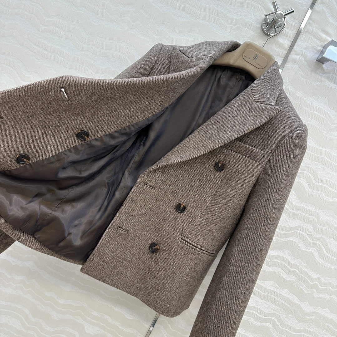 Victoria -- 2ru9588o wool item:E-F061I0724