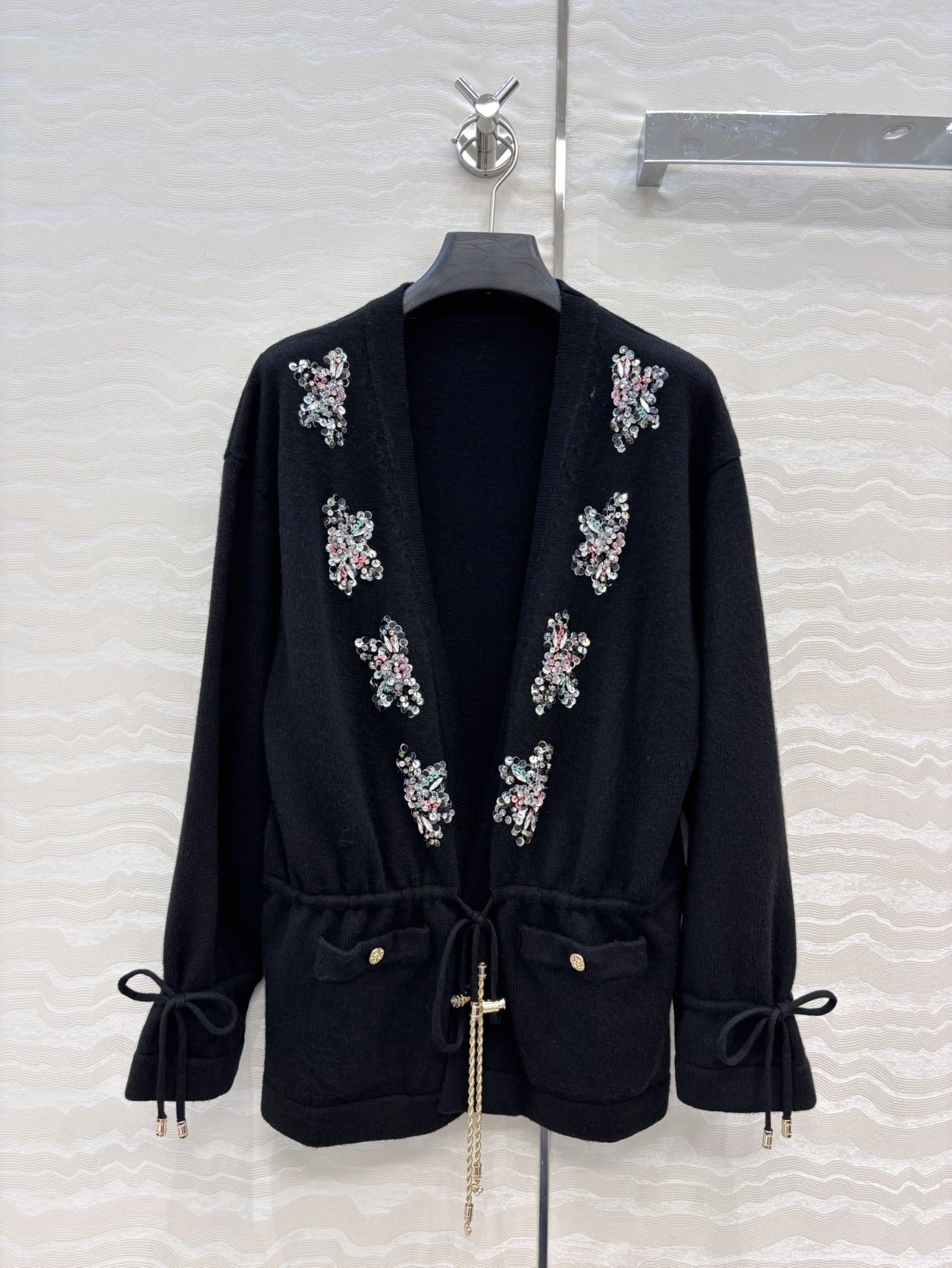 Victoria -- 3h1958 cashmere item:E-F061I0737