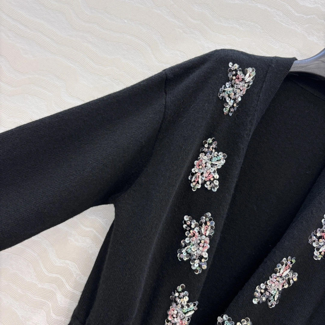 Victoria -- 3h1958 cashmere item:E-F061I0737