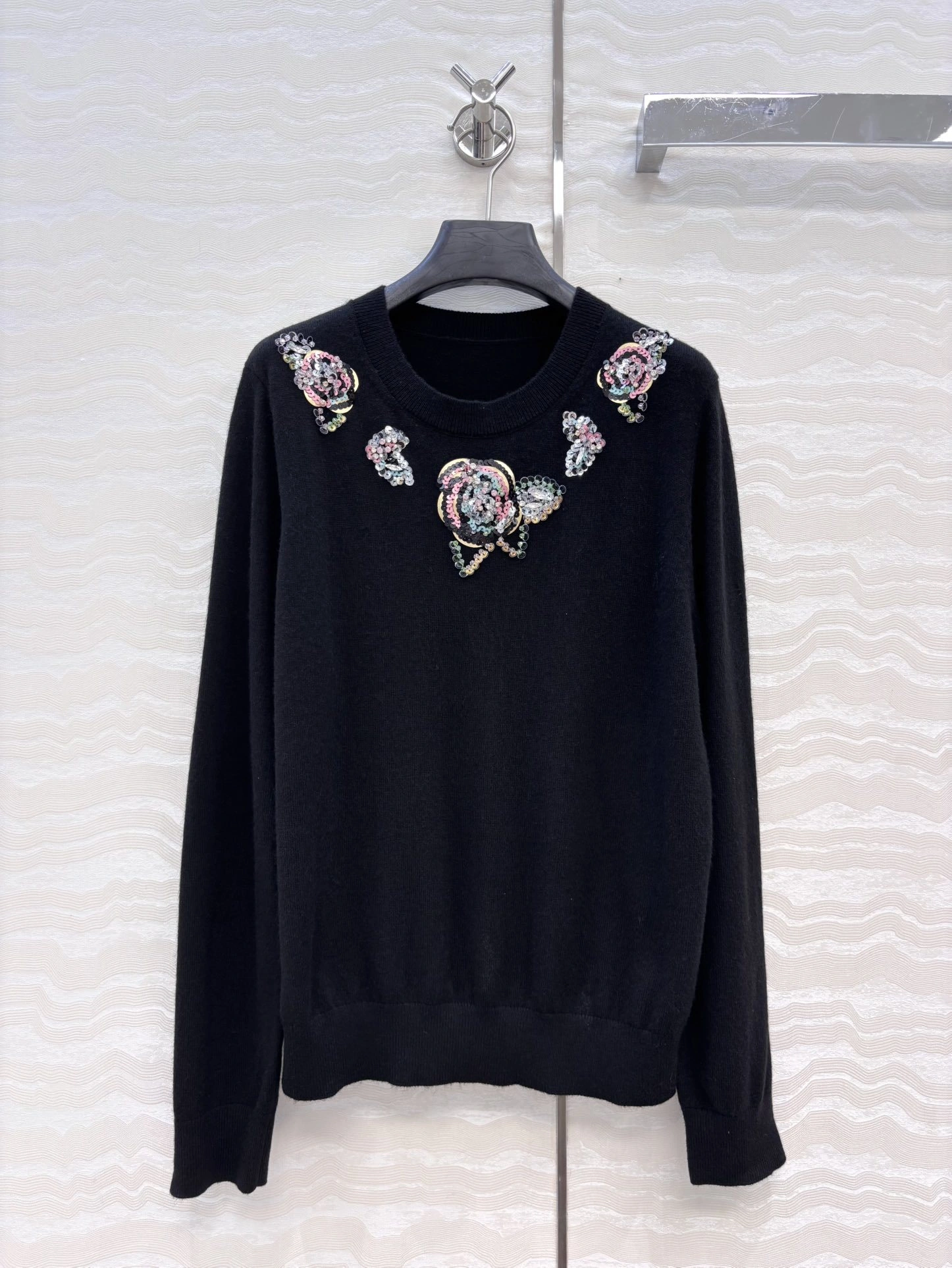 Victoria -- 3h1958 cashmere item:E-F061I0738