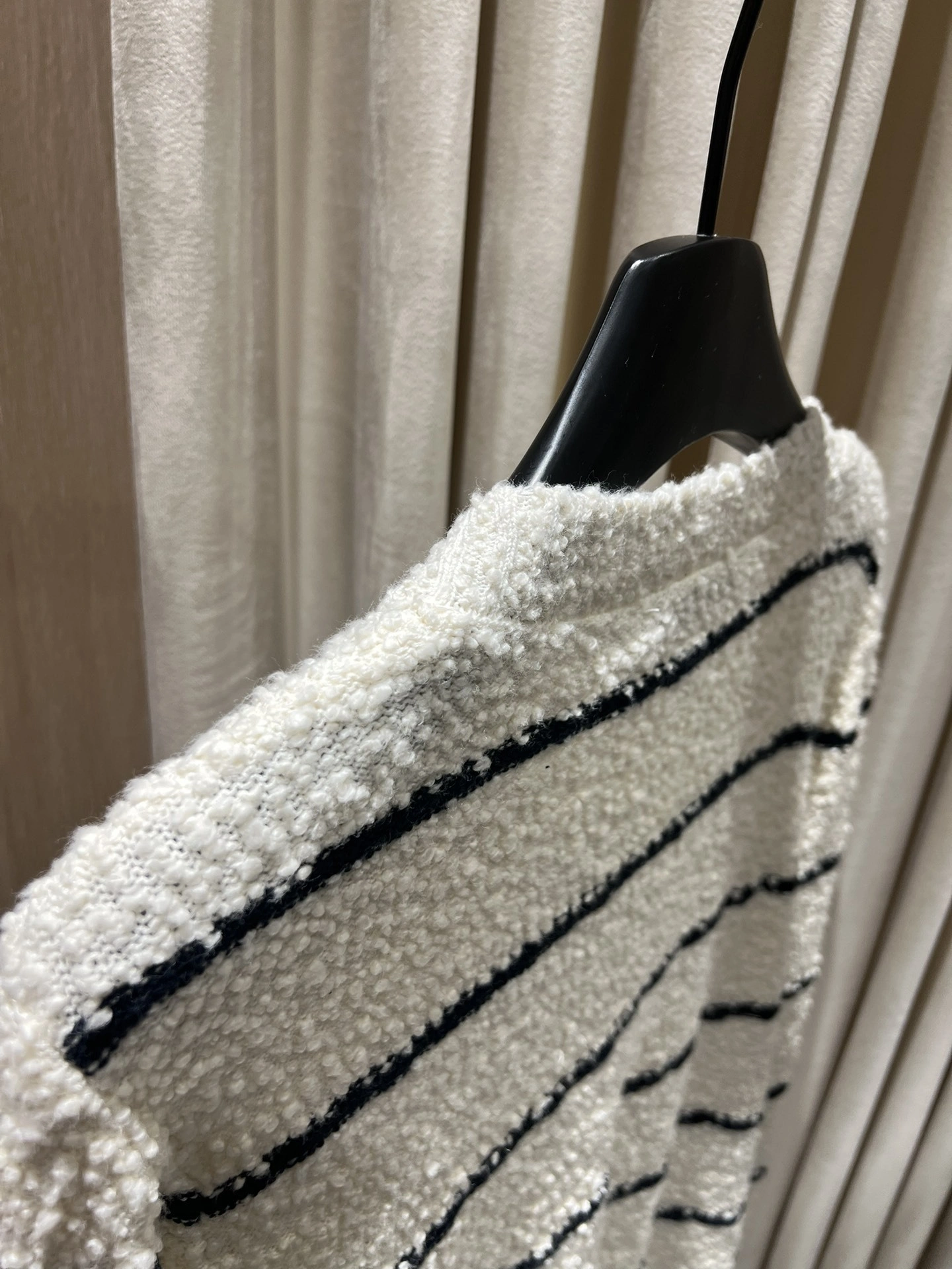 Victoria -- 4ior suit Marine wool embroidery item:E-F140L1921H
