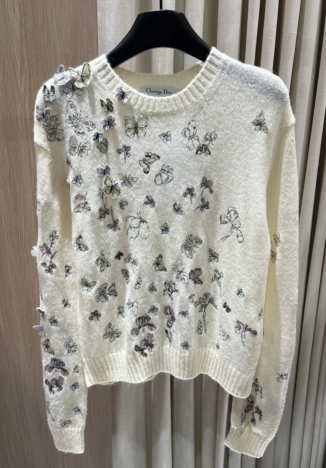 Victoria -- 4ior wool embroidery oversized item:E-F140L1922H