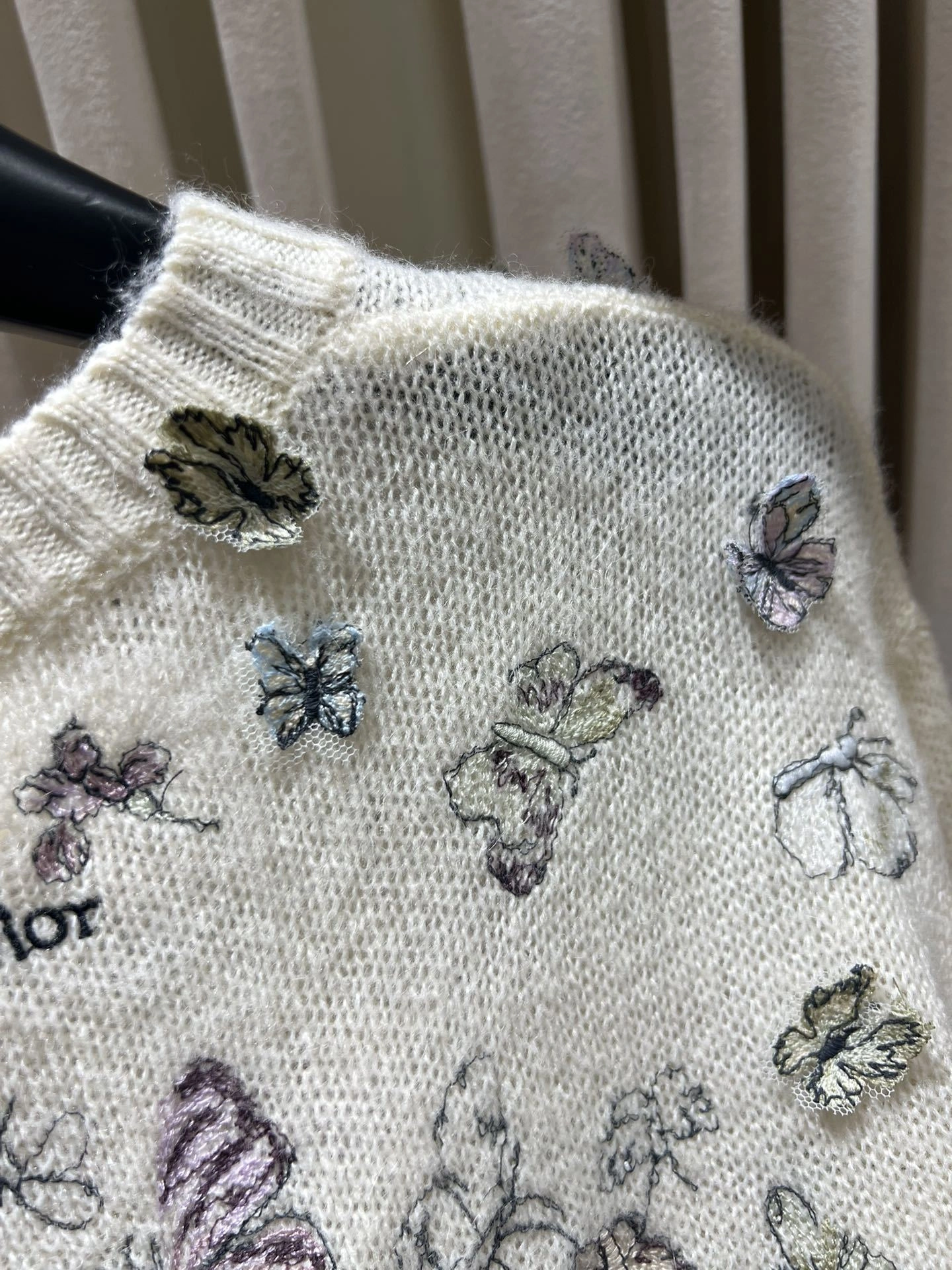 Victoria -- 4ior wool embroidery oversized item:E-F140L1922H