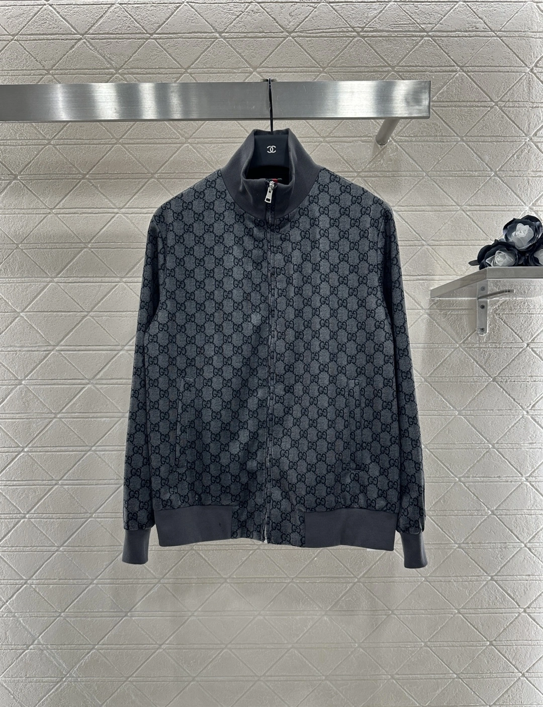 Victoria -- 6u33i CT81966 suit item:E-F061I0710
