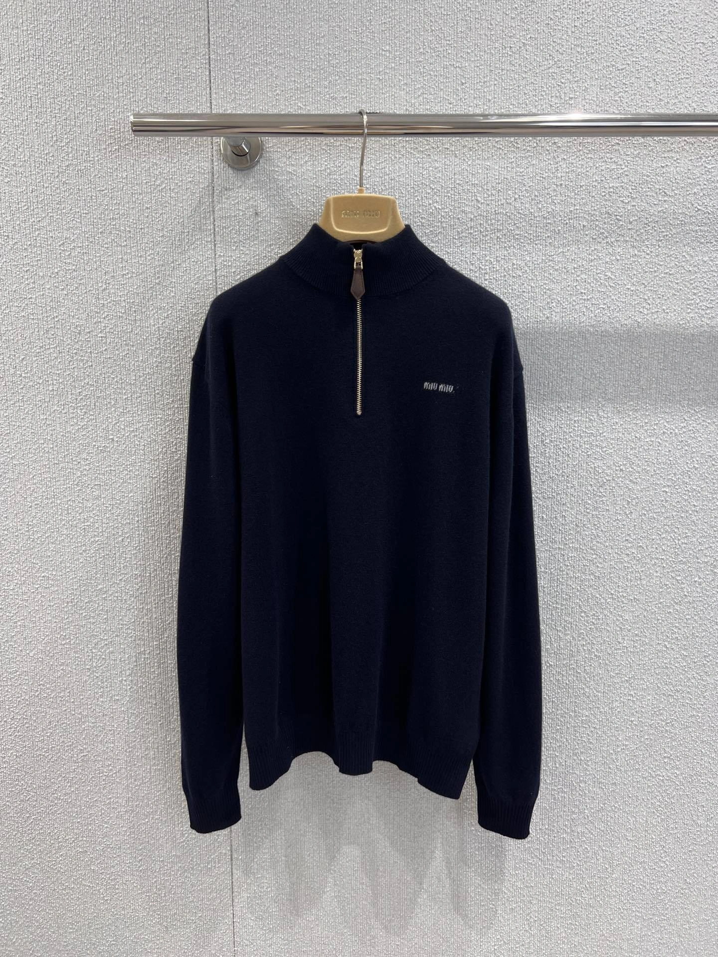 Victoria -- 7iu7iu cashmere sheepskin item:E-F061I0761