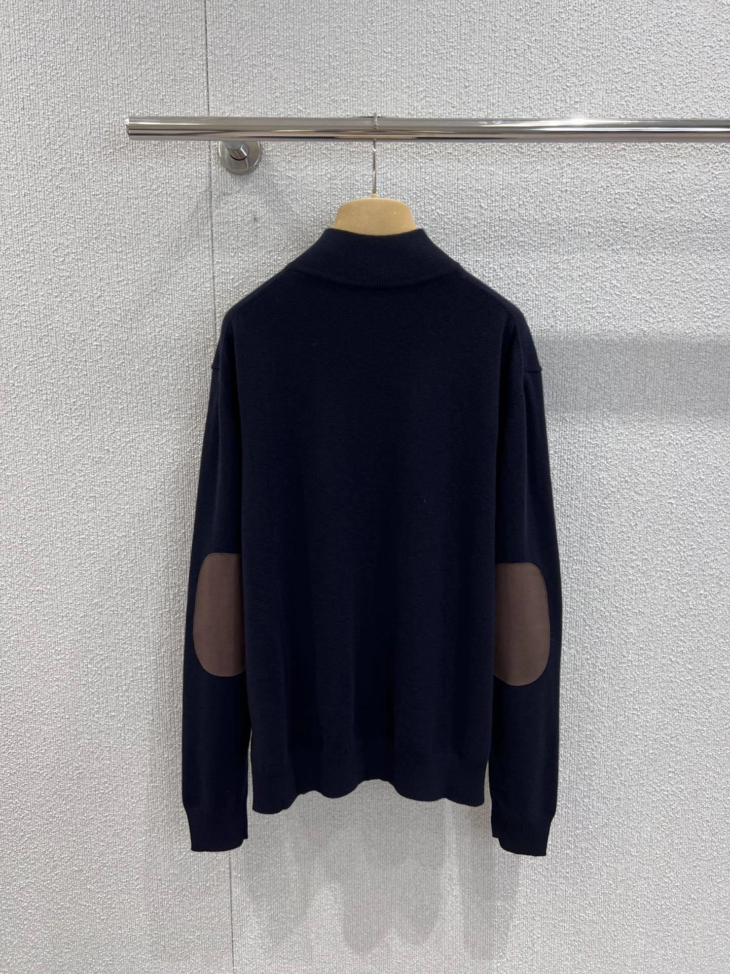 Victoria -- 7iu7iu cashmere sheepskin item:E-F061I0761