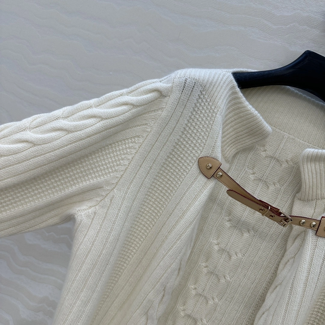 Victoria -- 8V cashmere item:E-F061I0706