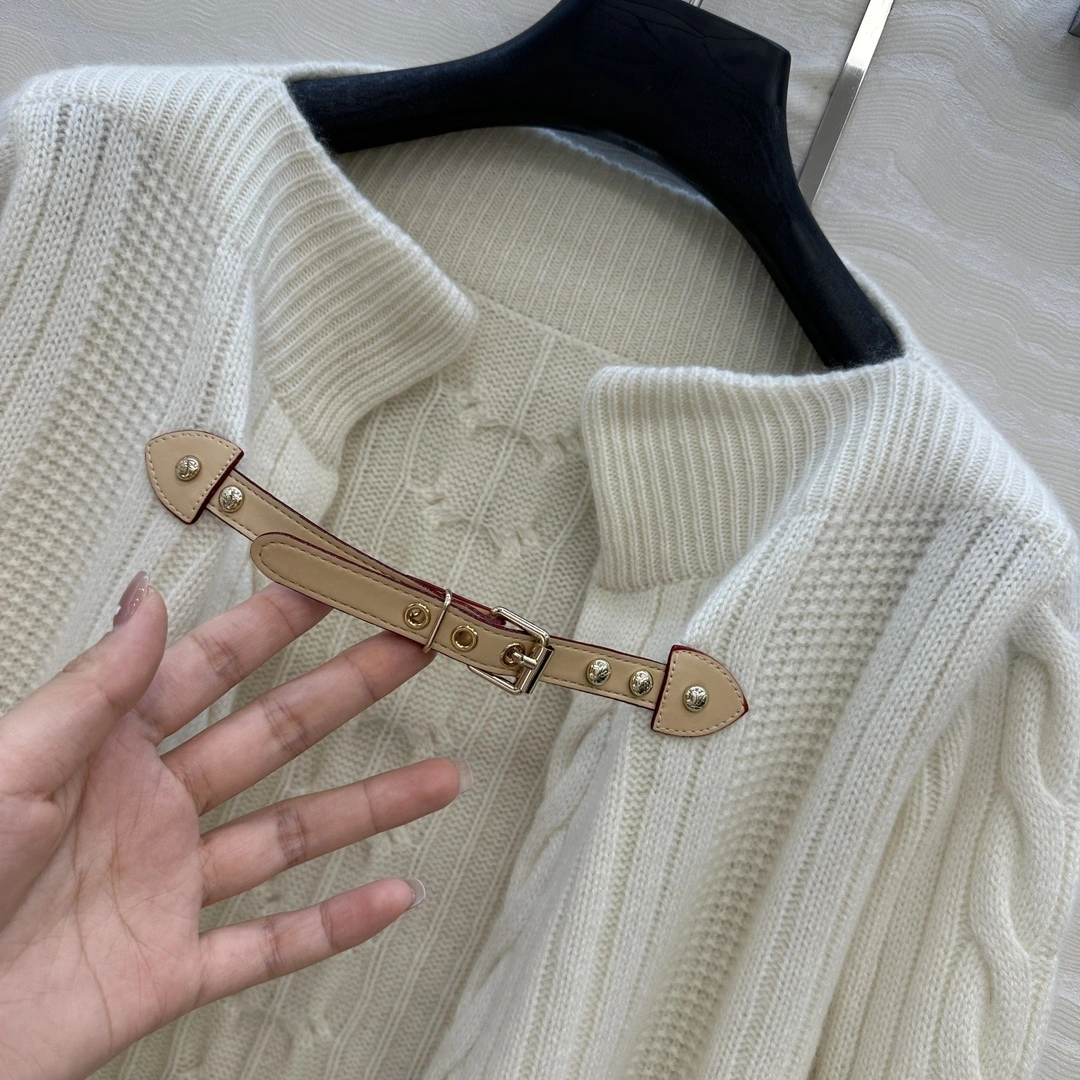 Victoria -- 8V cashmere item:E-F061I0706