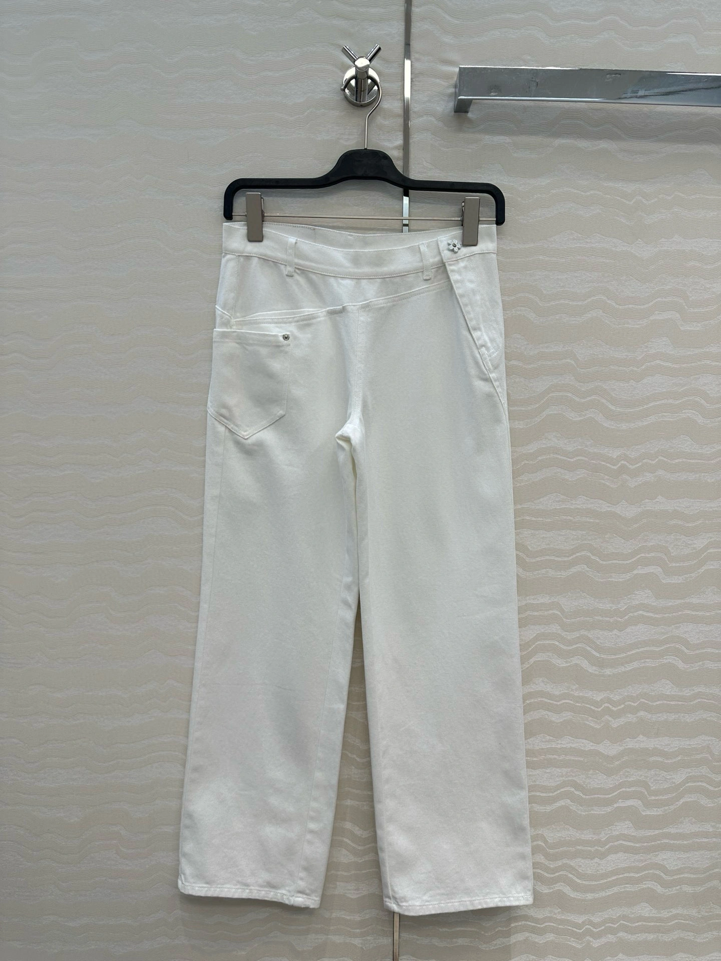 Victoria -- 8o5w5 2colour item:E-F061I0739-2