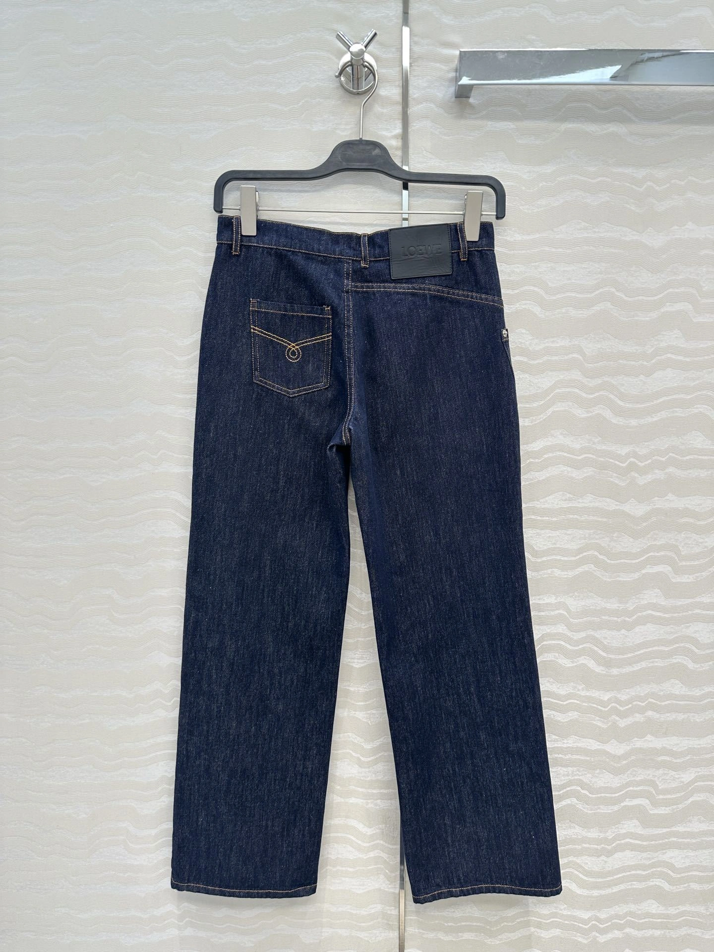 Victoria -- 8o5w5 2colour item:E-F061I0739-2