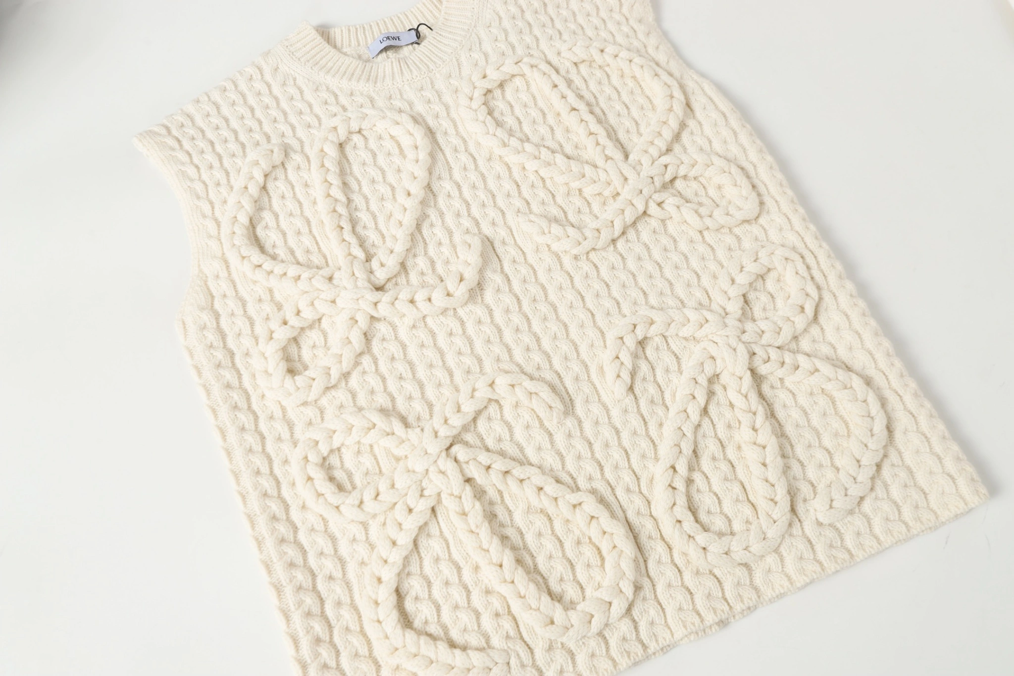 Victoria -- 8o5w5 SS25 Anderson wool oversized 2colour item:E-F125L0551-2