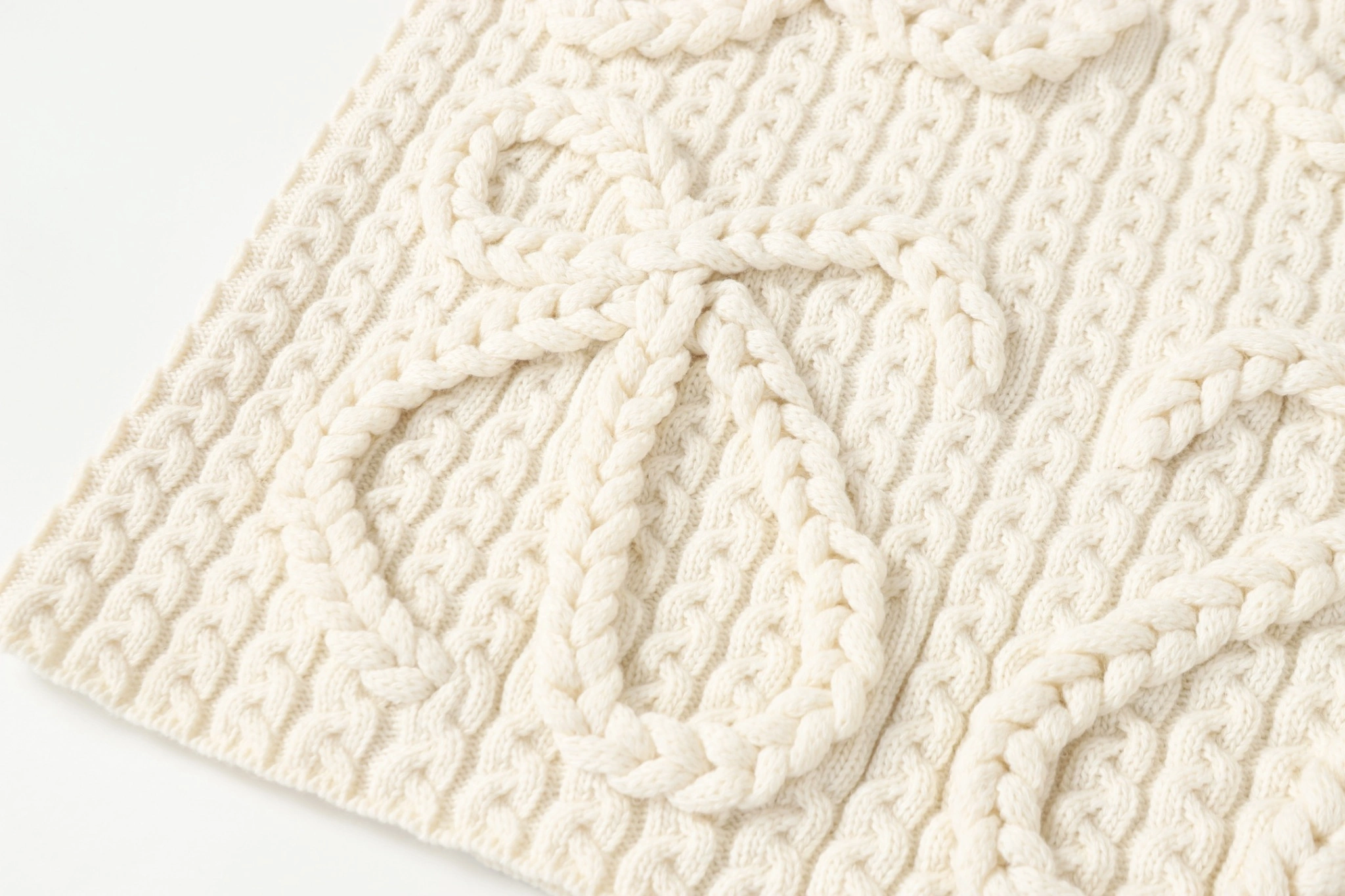 Victoria -- 8o5w5 SS25 Anderson wool oversized 2colour item:E-F125L0551-2