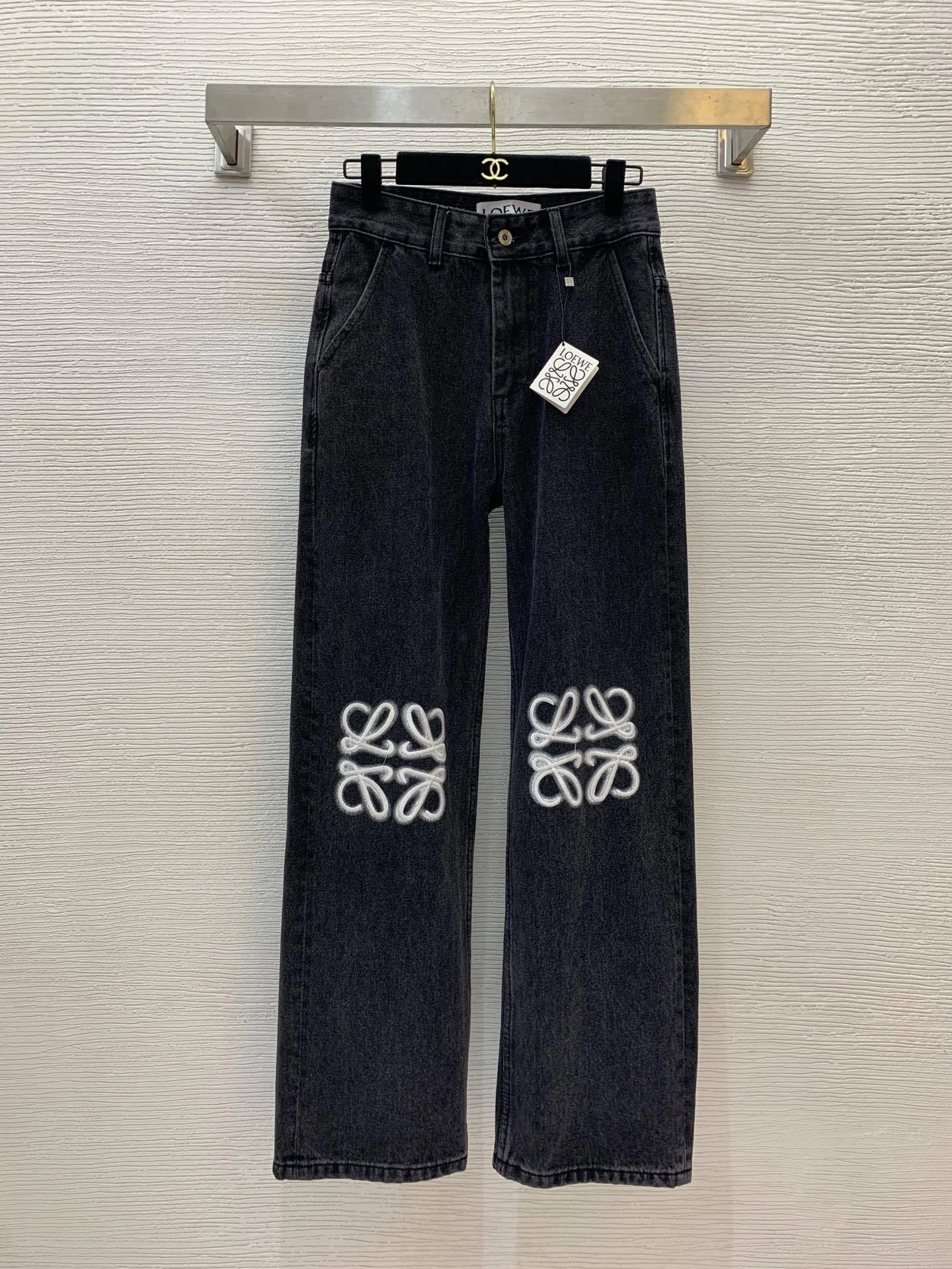 Victoria -- 8o5w5 embroidery item:E-F044I0705